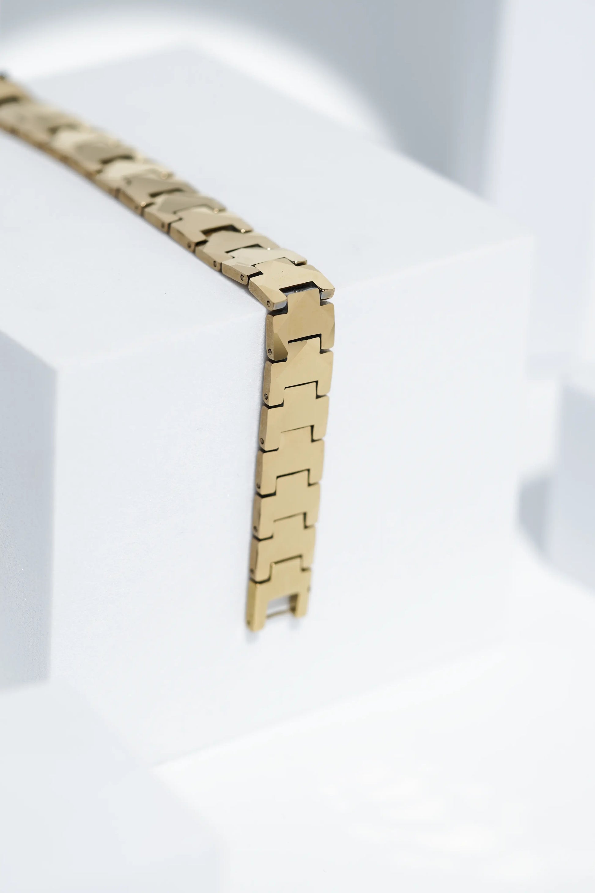 Golden Royal Touch  - Ceramic bracelet for men. worldjewel.in men's bracelets