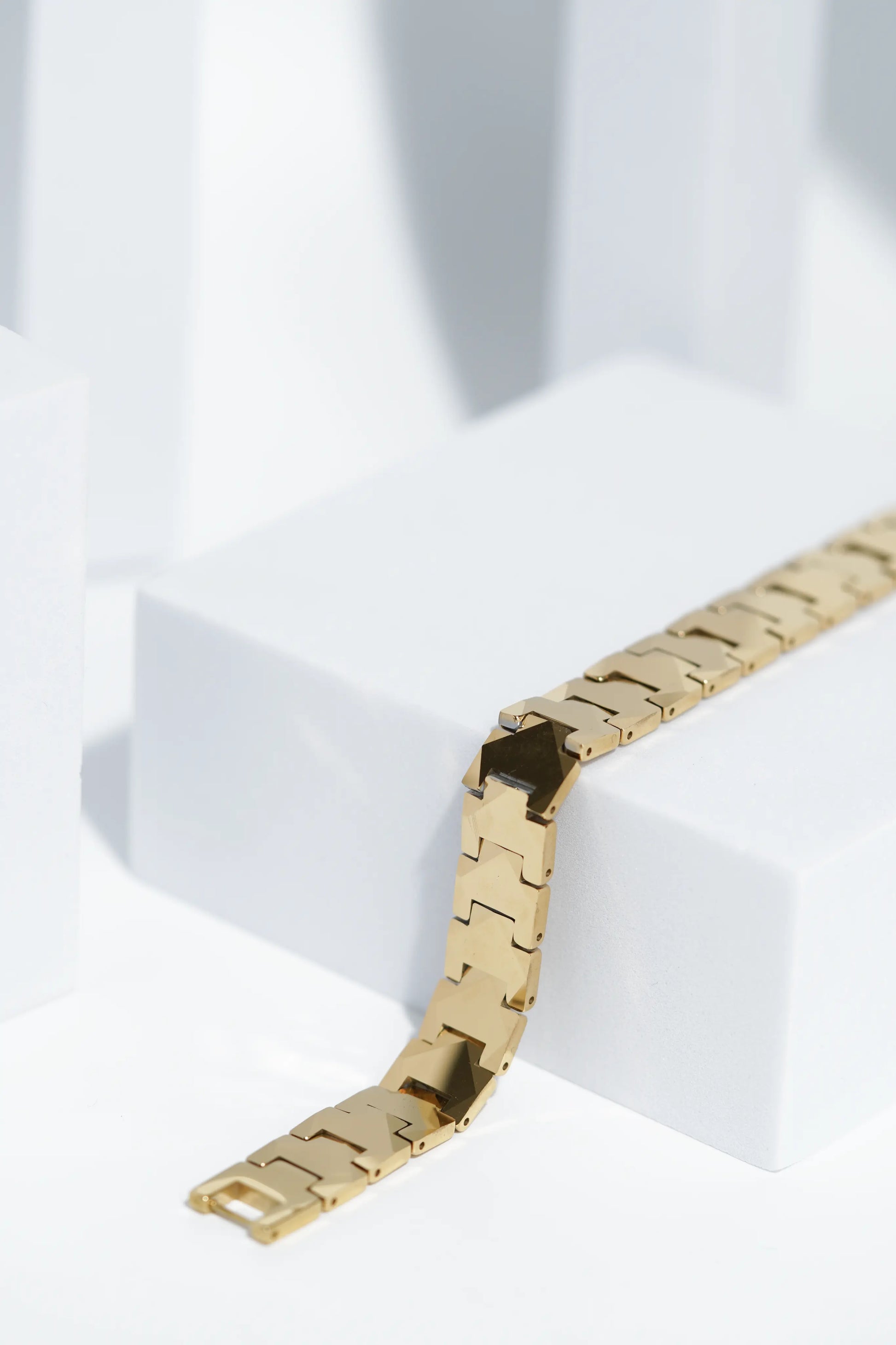 Golden Royal Touch  - Ceramic bracelet for men. worldjewel.in men's bracelets