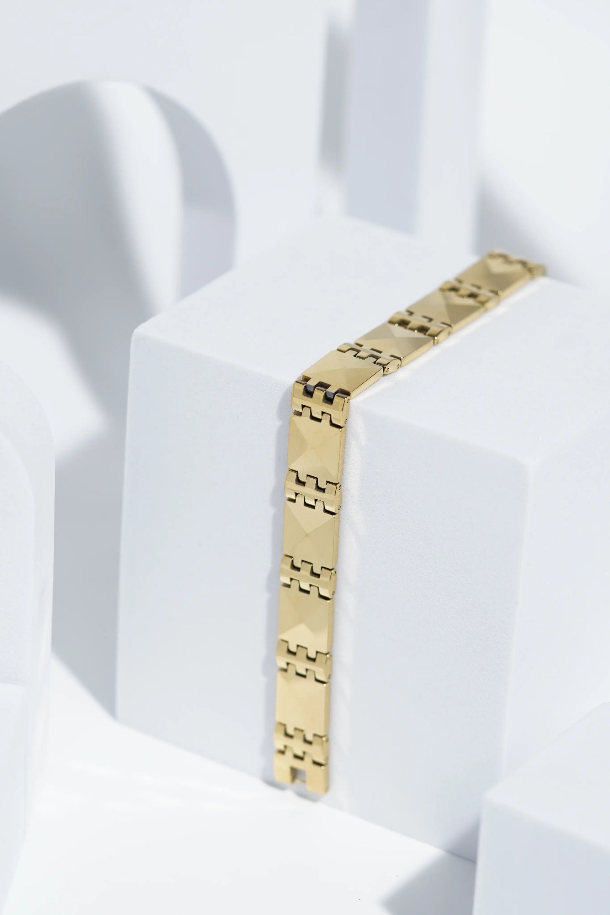 Golden Sleek - Ceramic bracelet for men. worldjewel.in men's bracelets