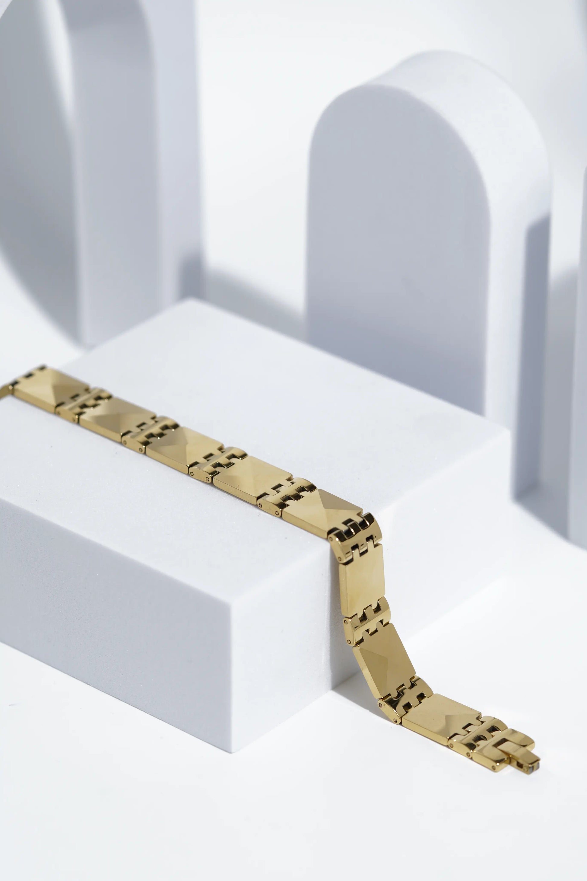 Golden Sleek - Ceramic bracelet for men. worldjewel.in men's bracelets