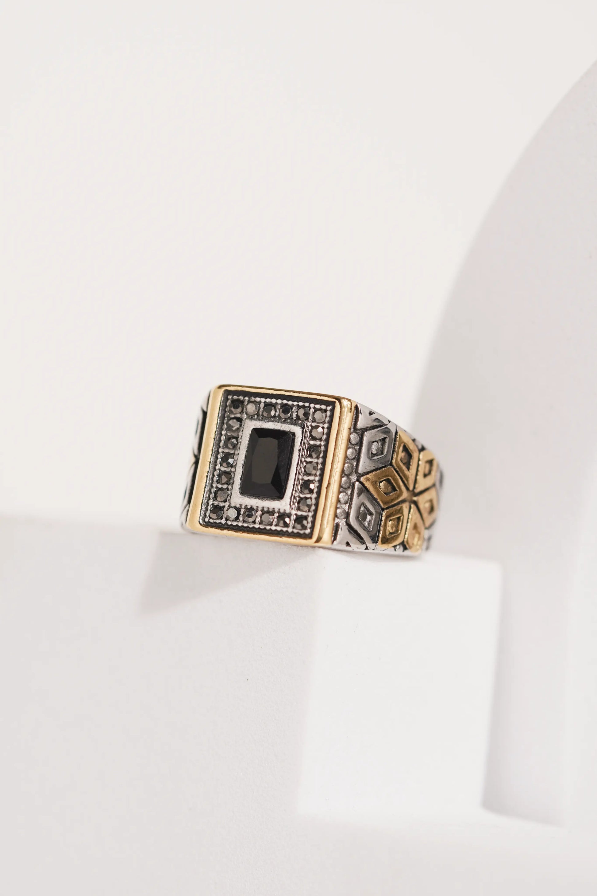 Heavy Detail Black Stone Ring For Men worldjewel.in men's ring