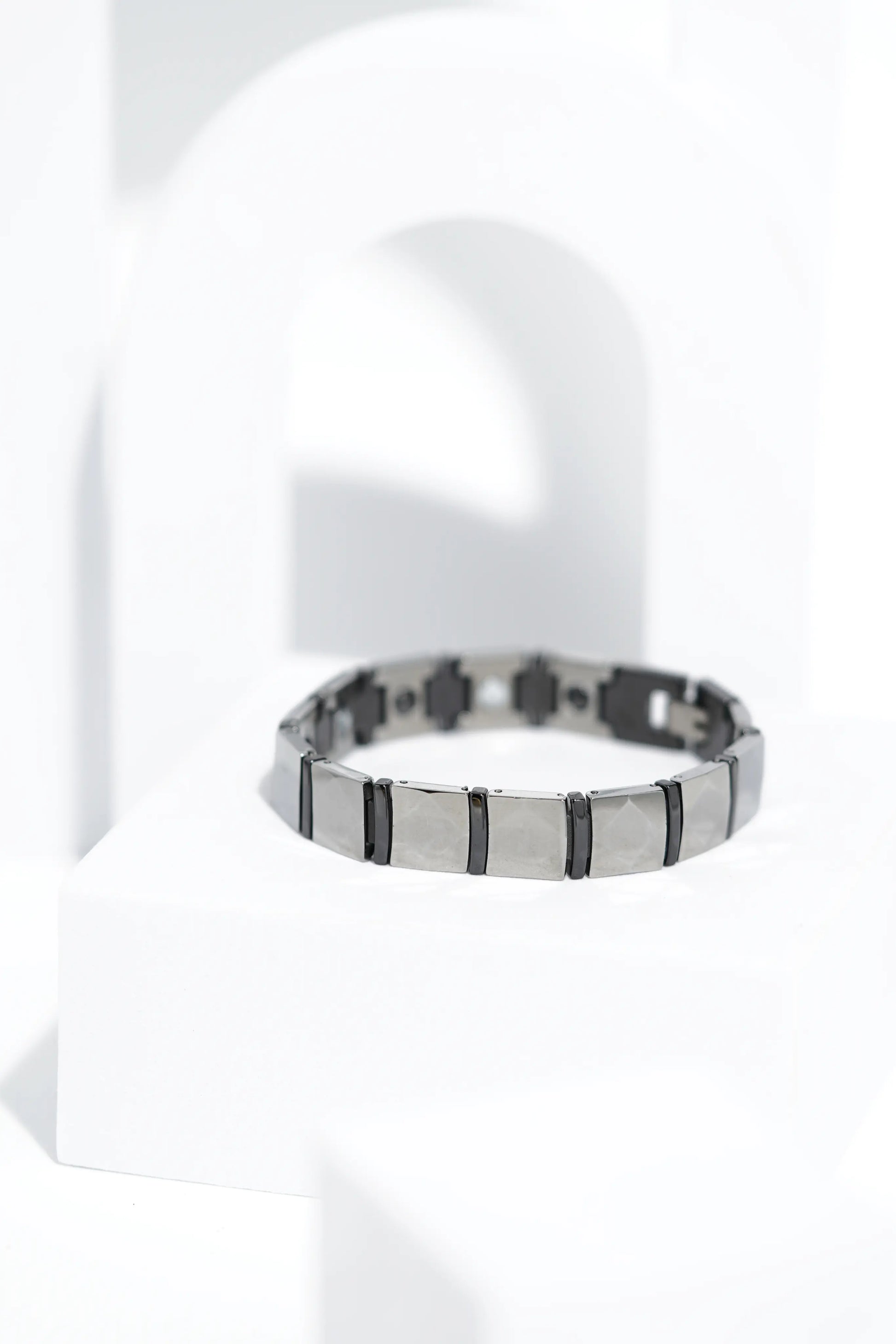 HushBand - Ceramic bracelet for men. worldjewel.in men's bracelets