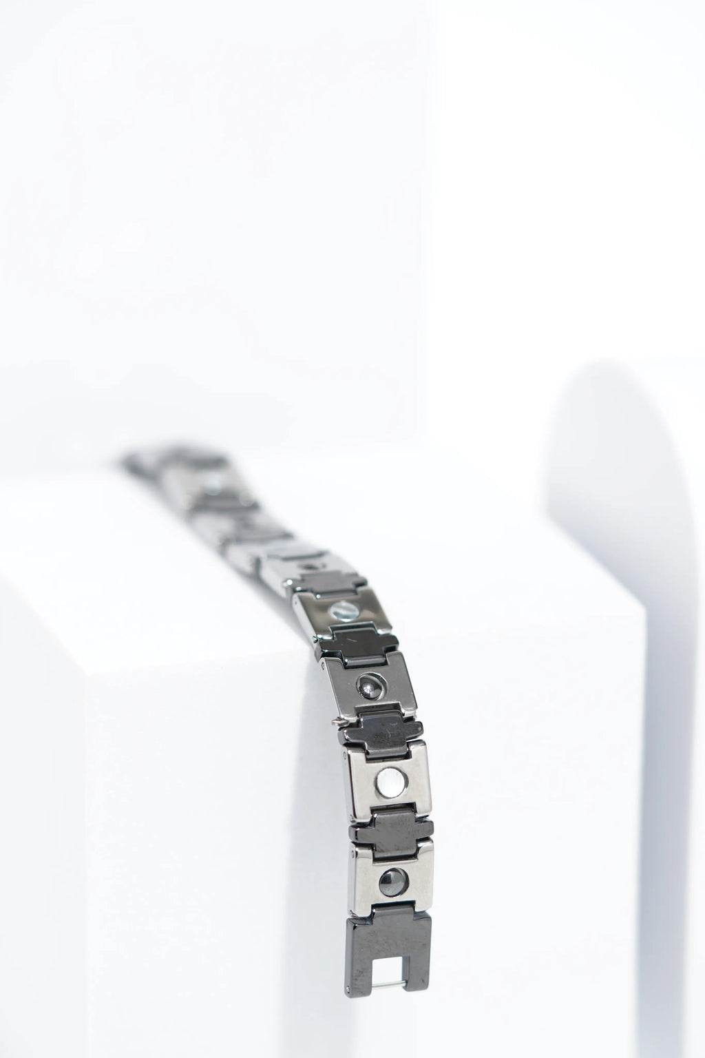 HushBand - Ceramic bracelet for men. worldjewel.in men's bracelets