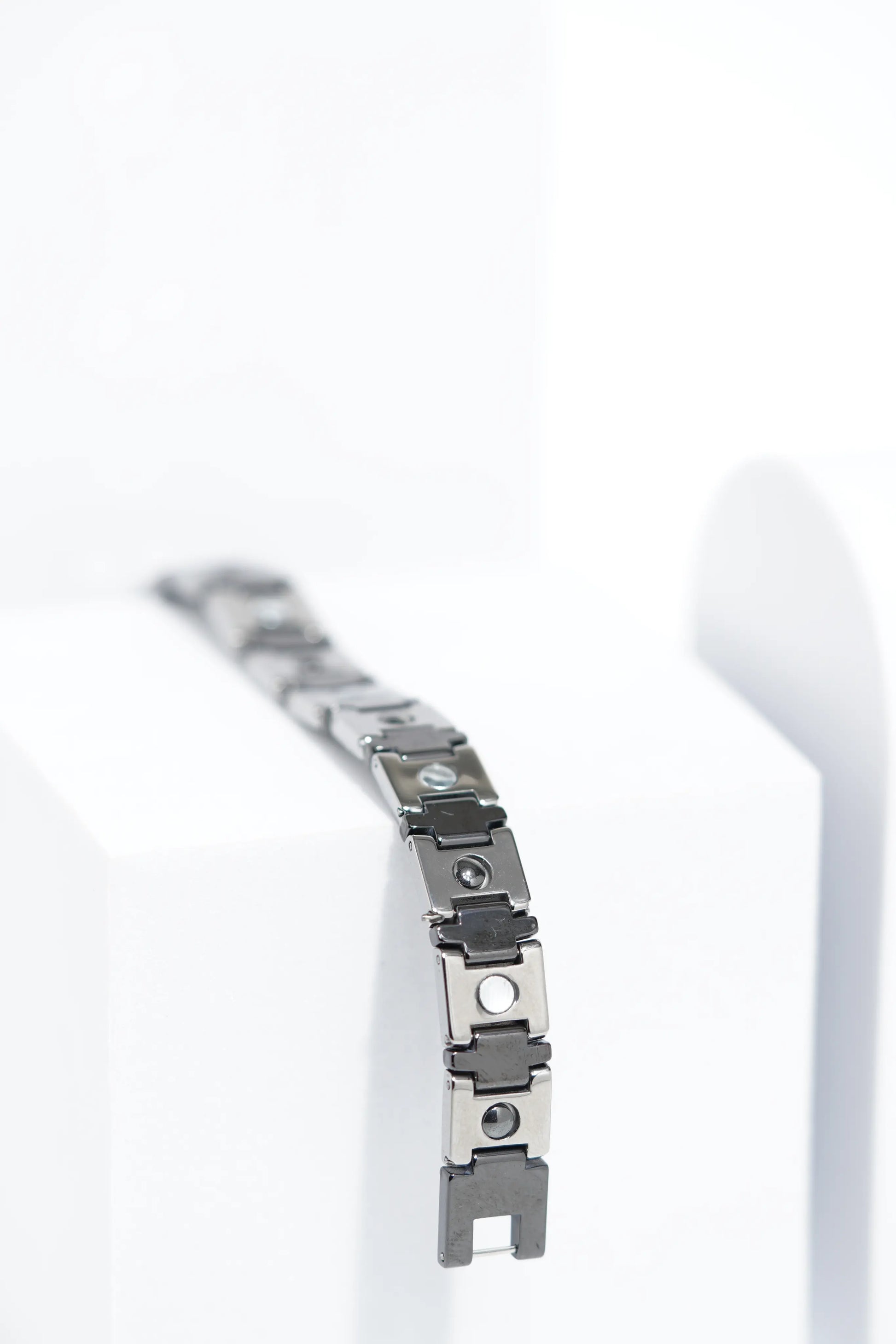 HushBand - Ceramic bracelet for men. worldjewel.in men's bracelets