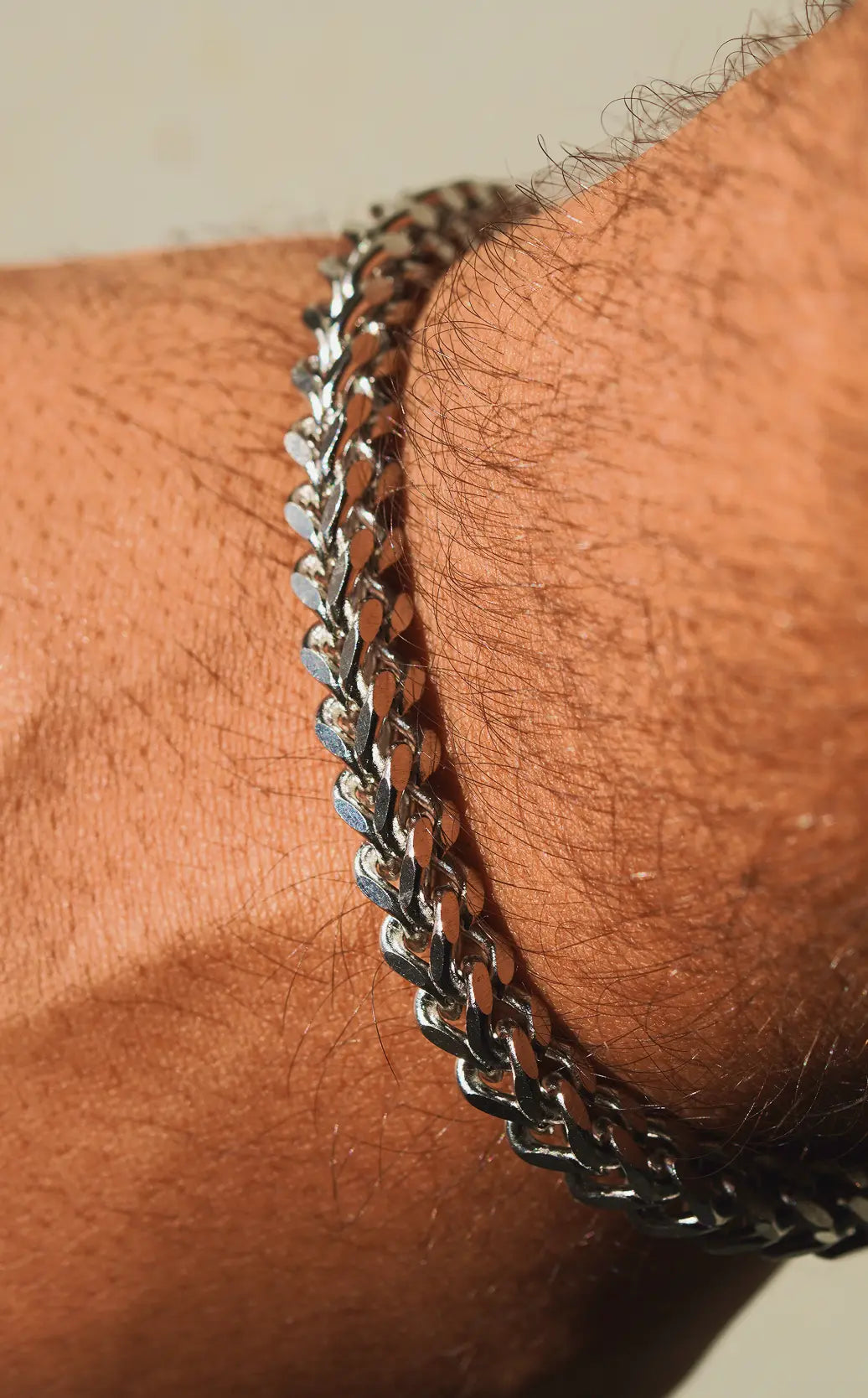 LUX chain Bracelet | Stainless Steel | Anti-tarnish | Unisex. - worldjewel.in