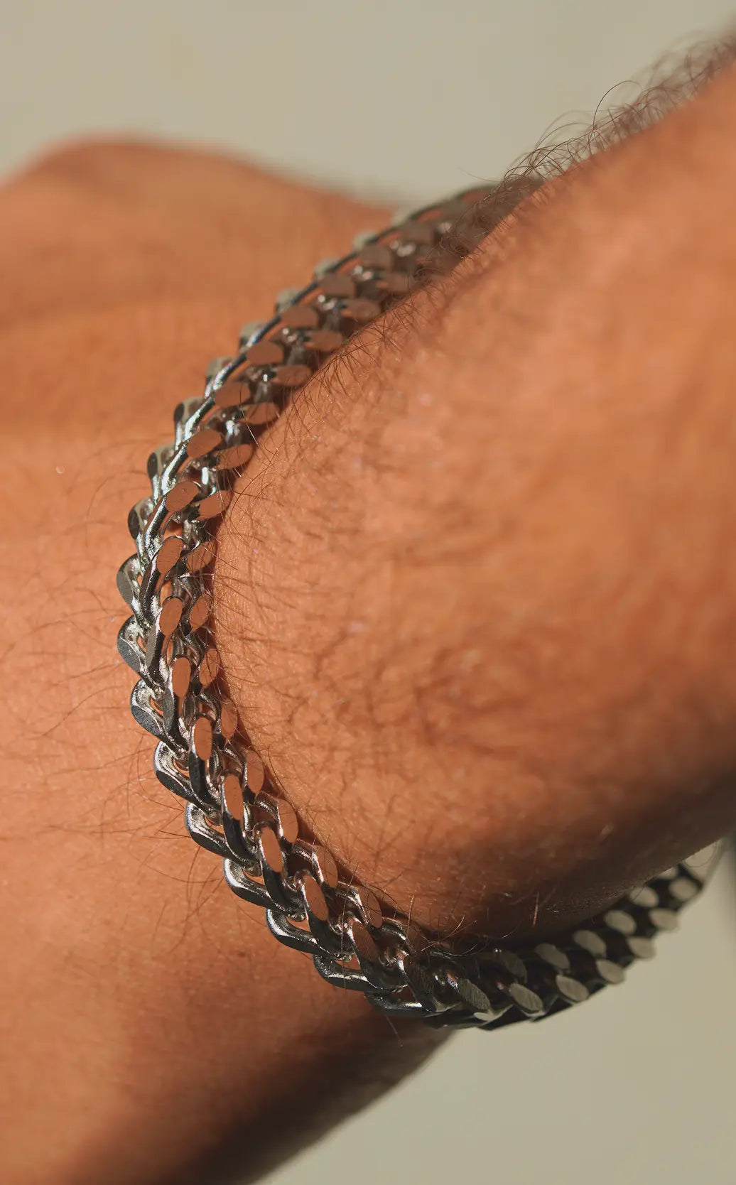 LUX chain Bracelet | Stainless Steel | Anti-tarnish | Unisex. - worldjewel.in