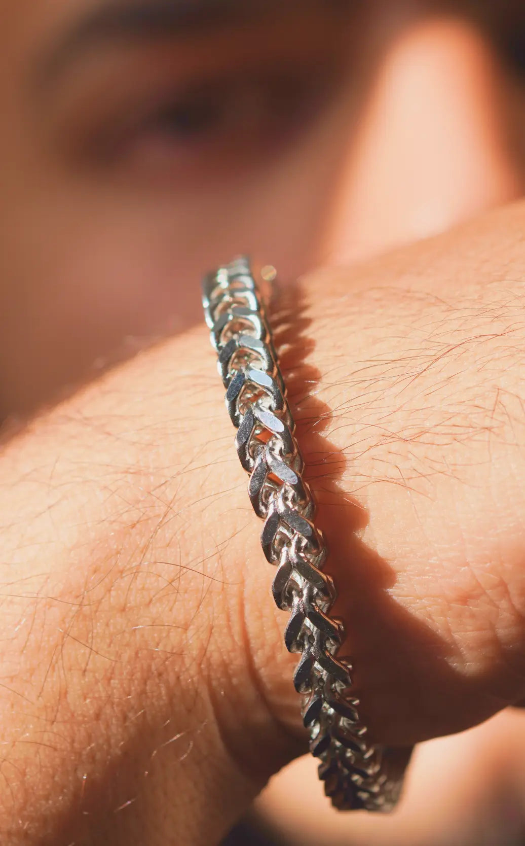 LUX chain Bracelet | Stainless Steel | Anti-tarnish | Unisex. - worldjewel.in