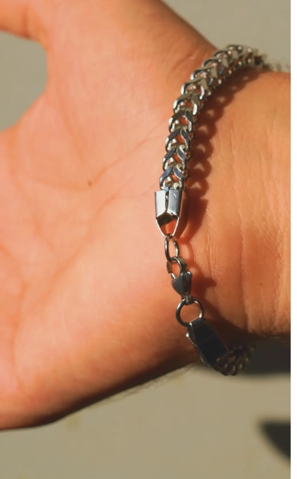 LUX chain Bracelet | Stainless Steel | Anti-tarnish | Unisex. - worldjewel.in