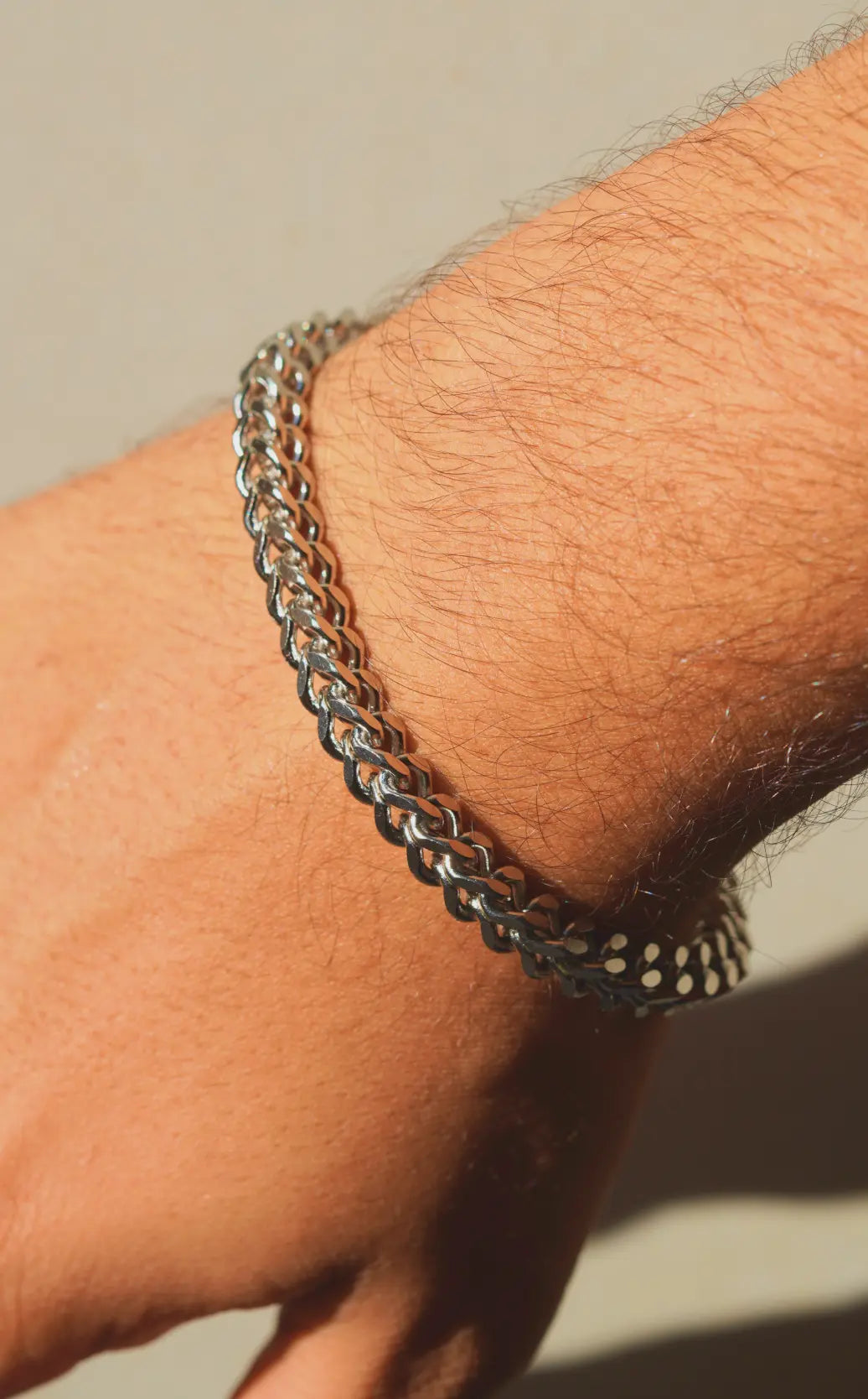 LUX chain Bracelet | Stainless Steel | Anti-tarnish | Unisex. - worldjewel.in