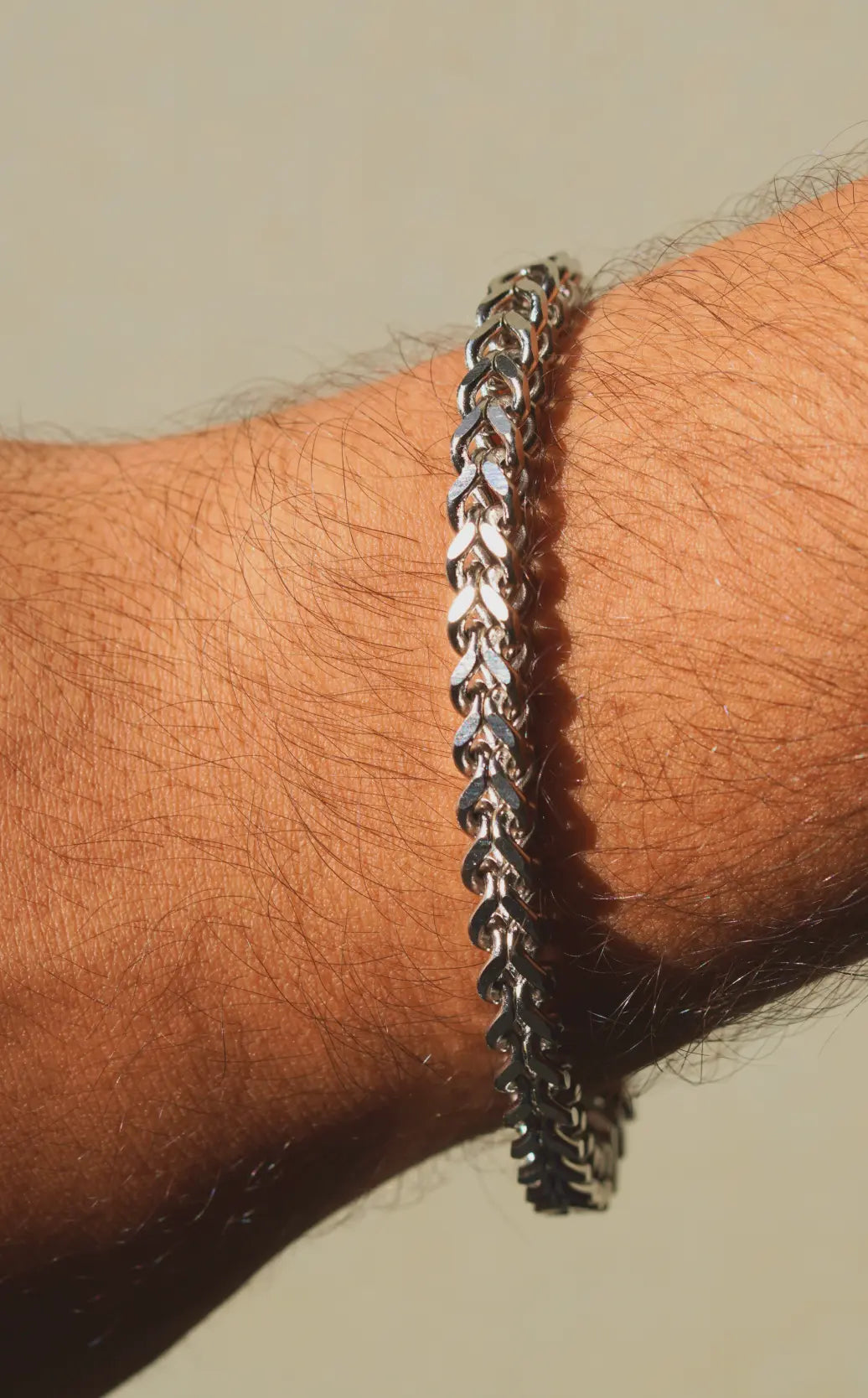 LUX chain Bracelet | Stainless Steel | Anti-tarnish | Unisex. - worldjewel.in