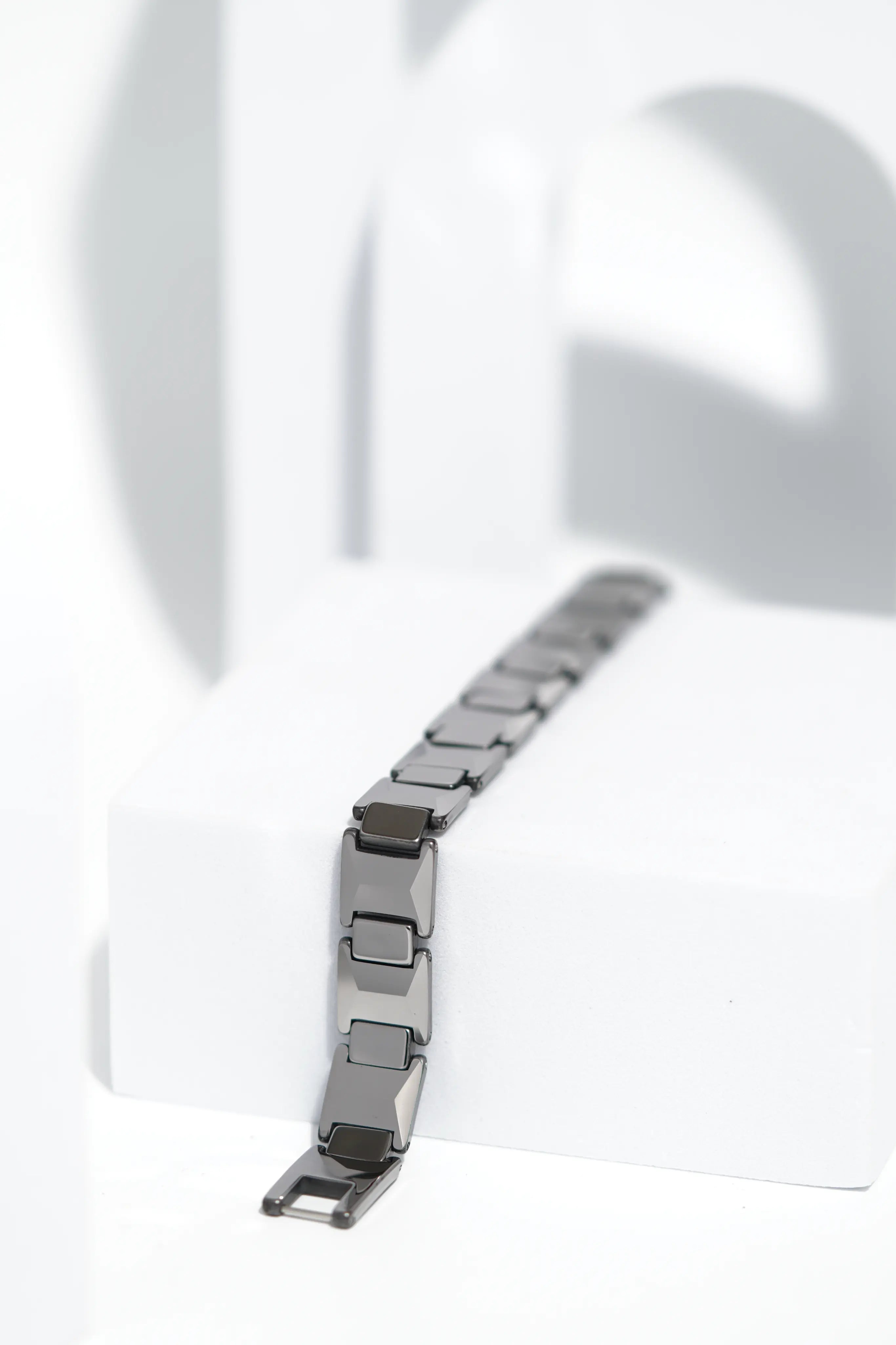 Linea - Ceramic bracelet for men. worldjewel.in men's bracelets