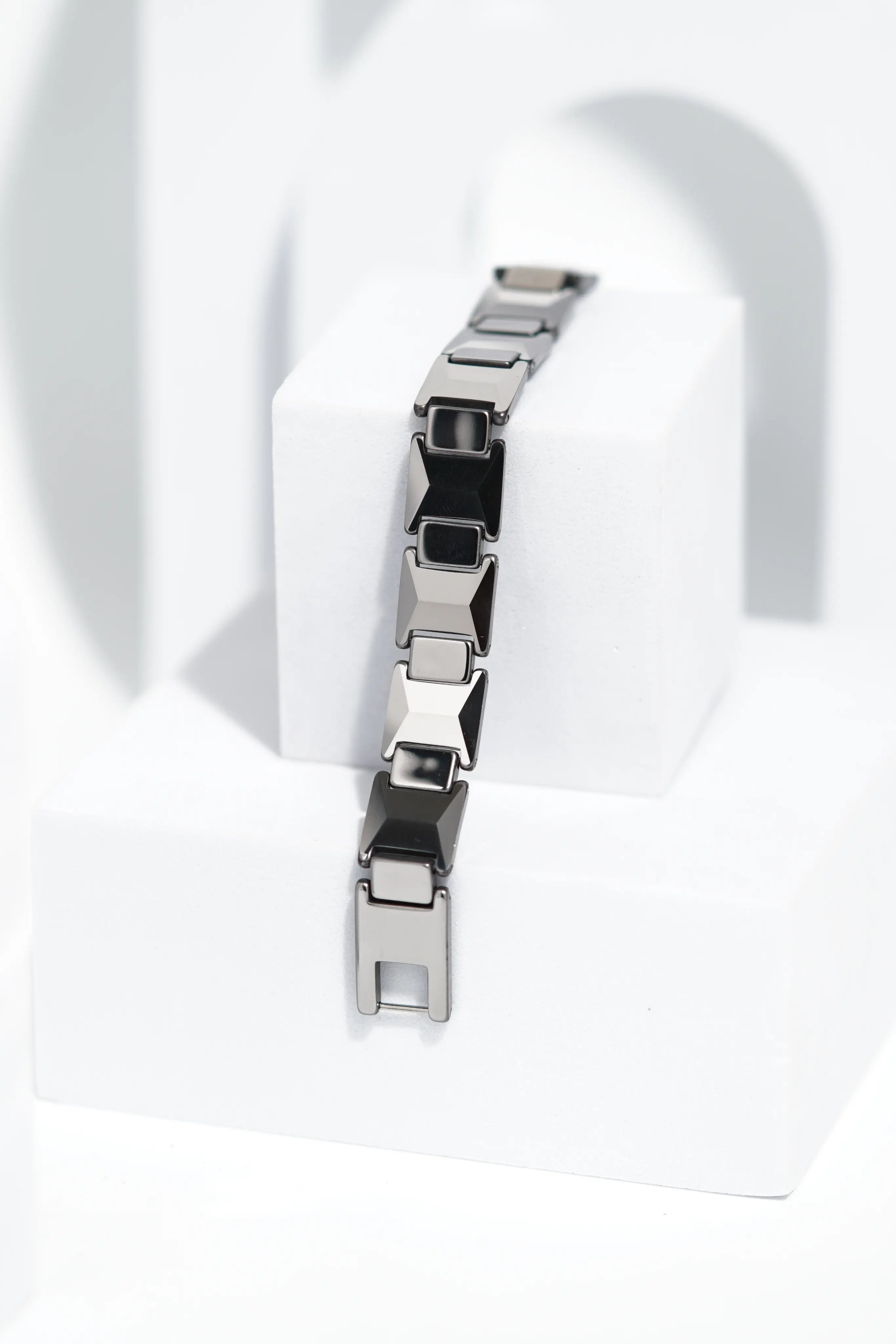 Linea - Ceramic bracelet for men. worldjewel.in men's bracelets