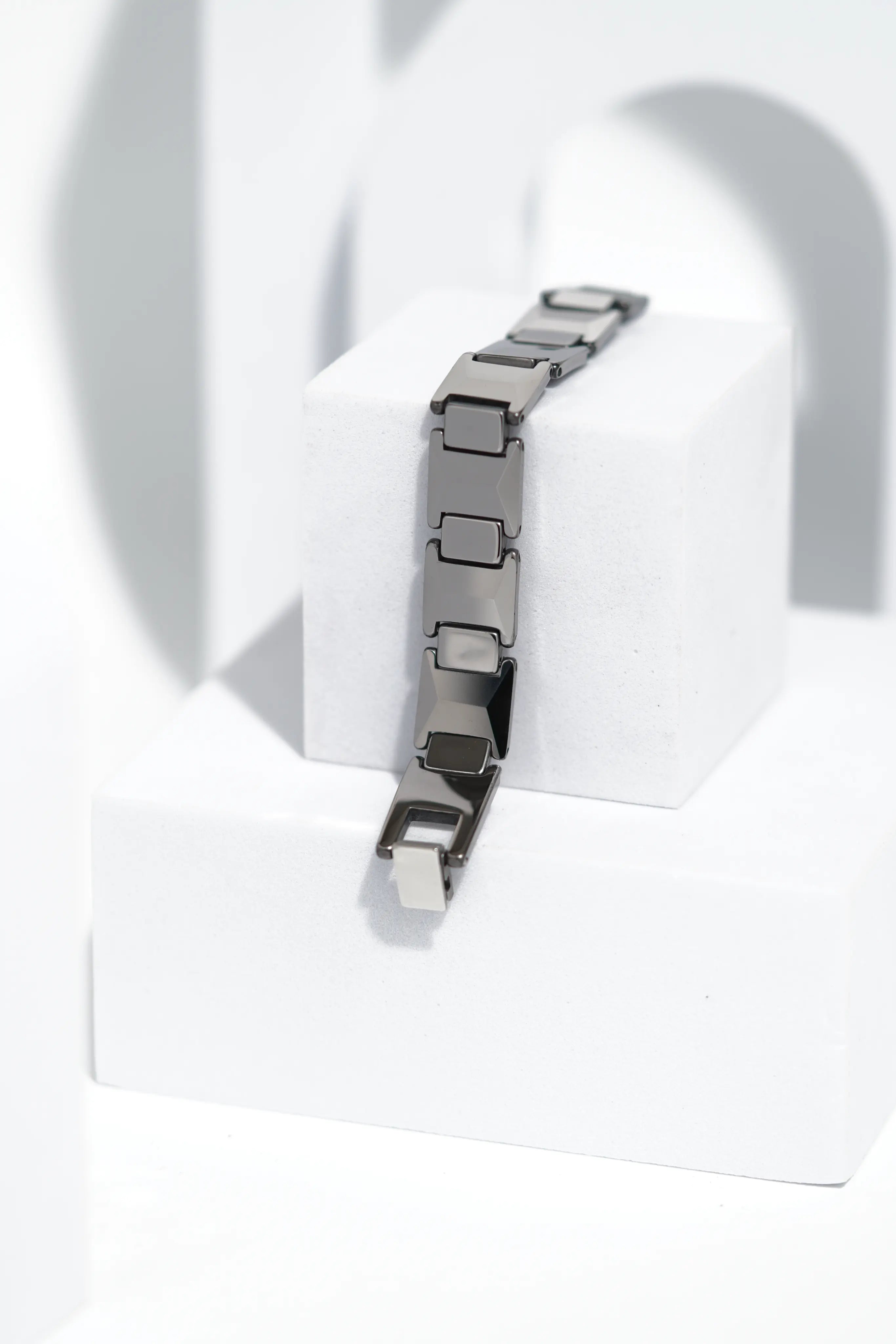 Linea - Ceramic bracelet for men. worldjewel.in men's bracelets