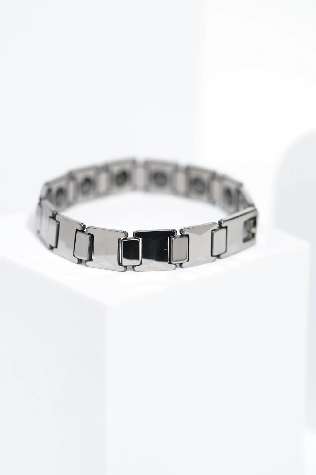Linea - Ceramic bracelet for men. worldjewel.in men's bracelets