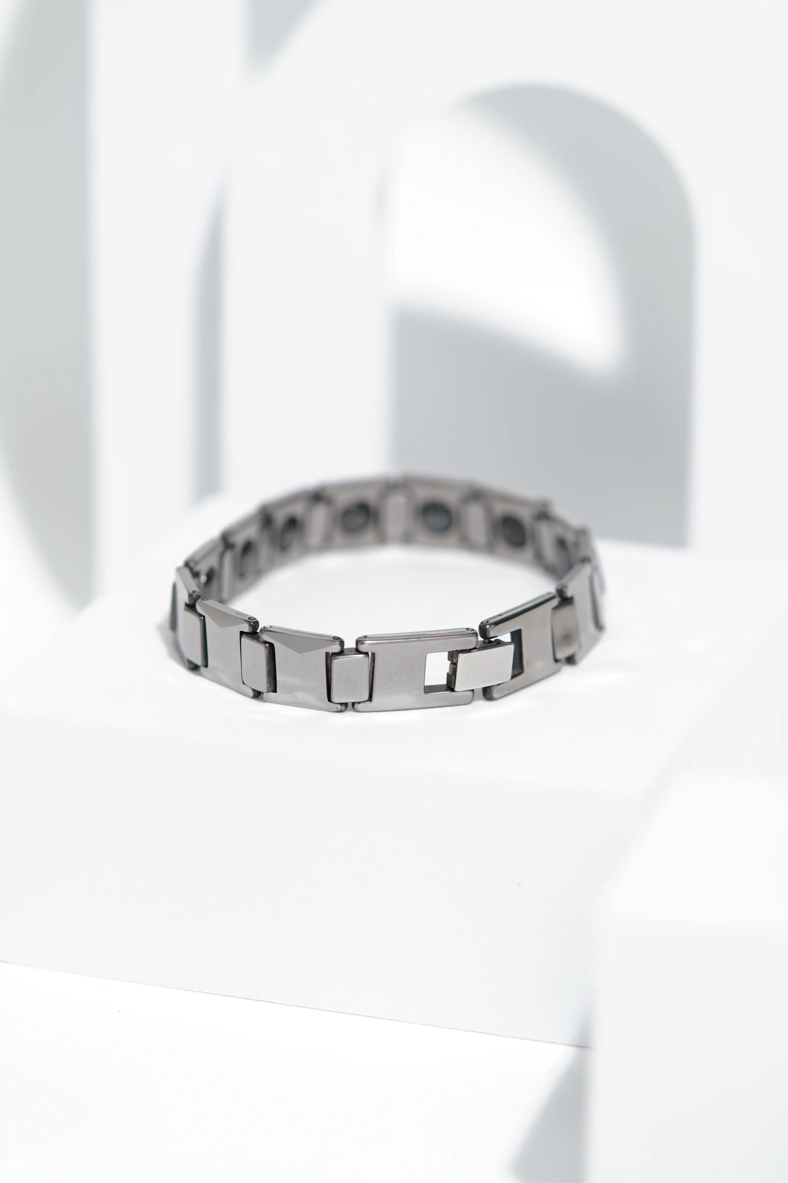 Linea - Ceramic bracelet for men. worldjewel.in men's bracelets