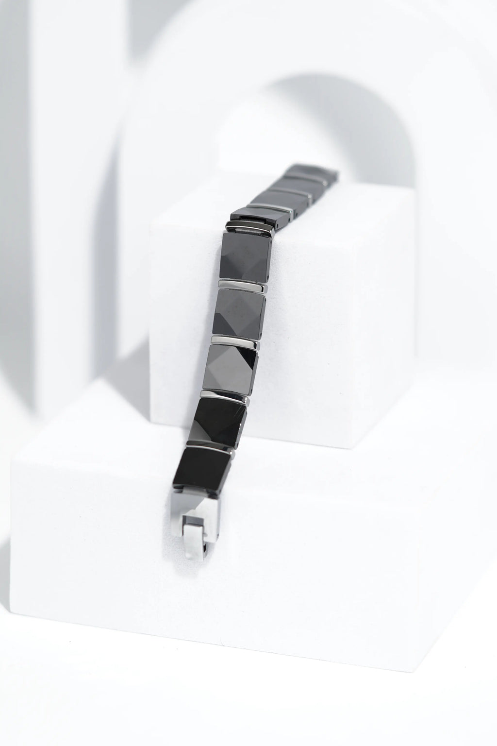 Linear Gold - Ceramic bracelet for men. worldjewel.in men's bracelets