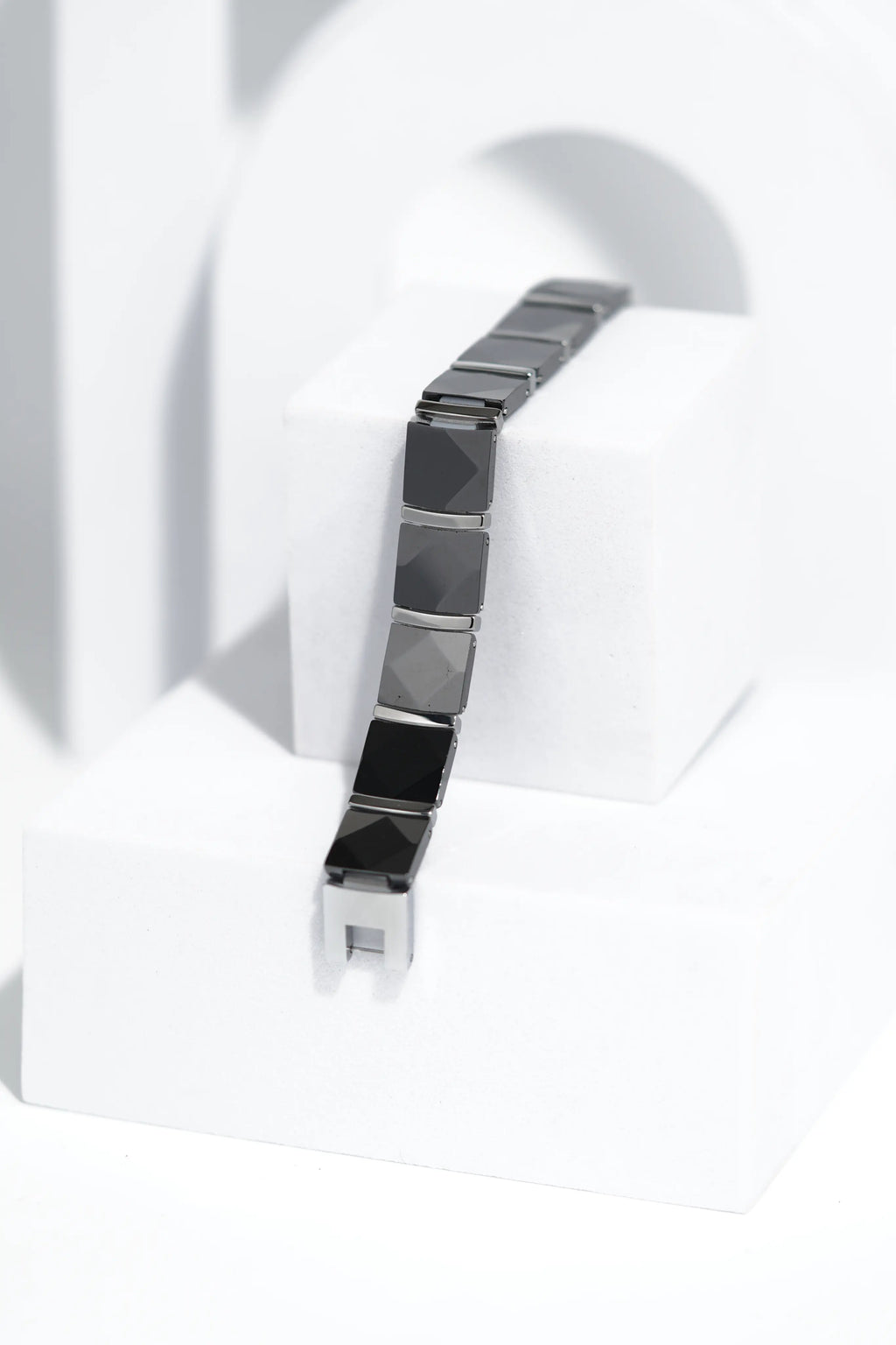 Linear Gold - Ceramic bracelet for men. worldjewel.in men's bracelets