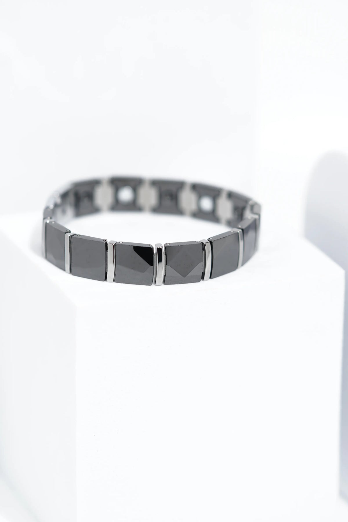 Linear Gold - Ceramic bracelet for men. worldjewel.in men's bracelets