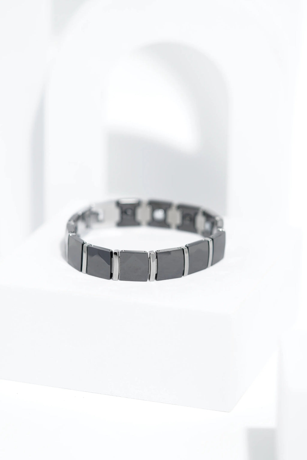 Linear Gold - Ceramic bracelet for men. worldjewel.in men's bracelets