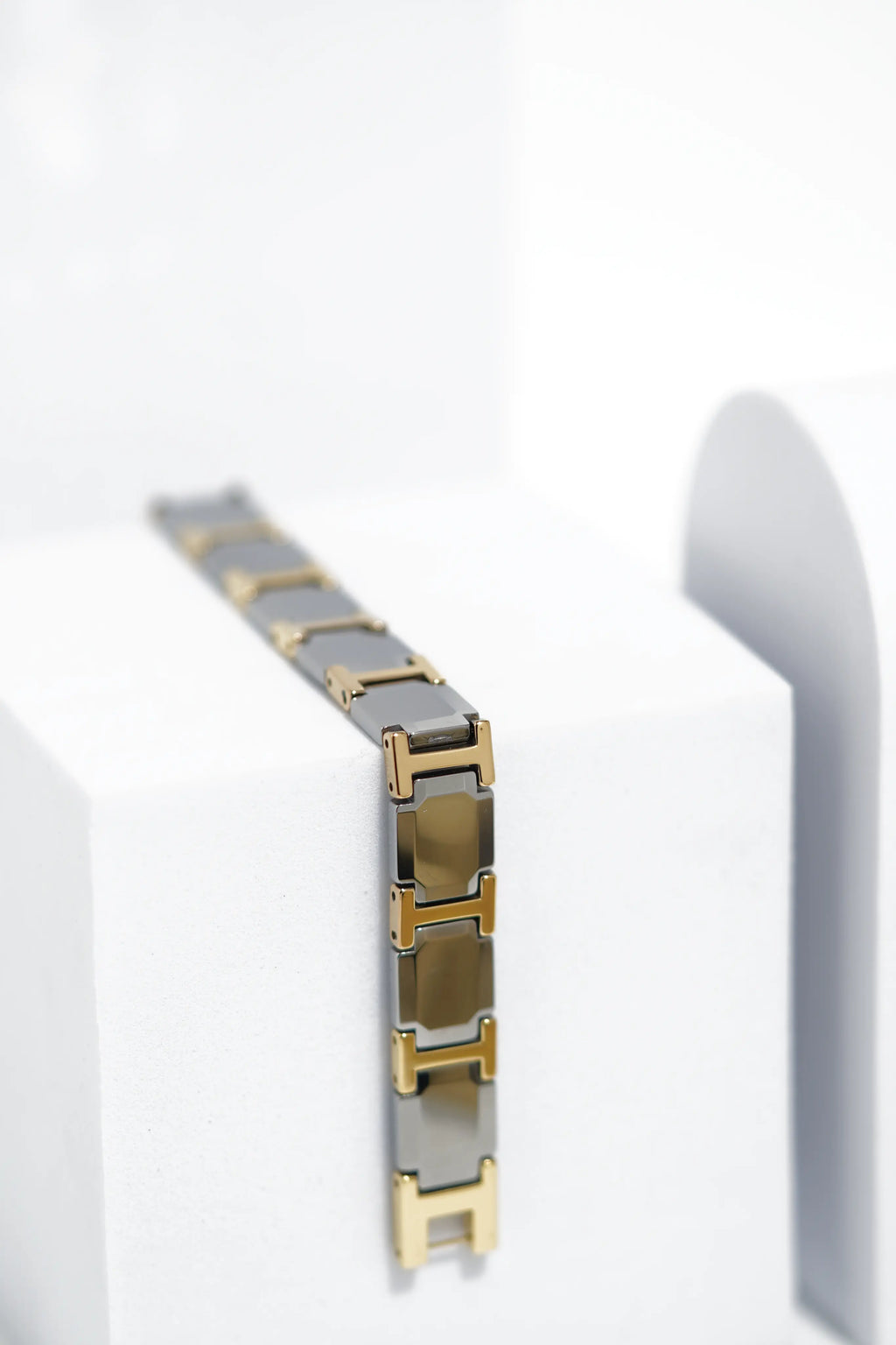Lucent Band - Ceramic bracelet for men. worldjewel.in men's bracelets