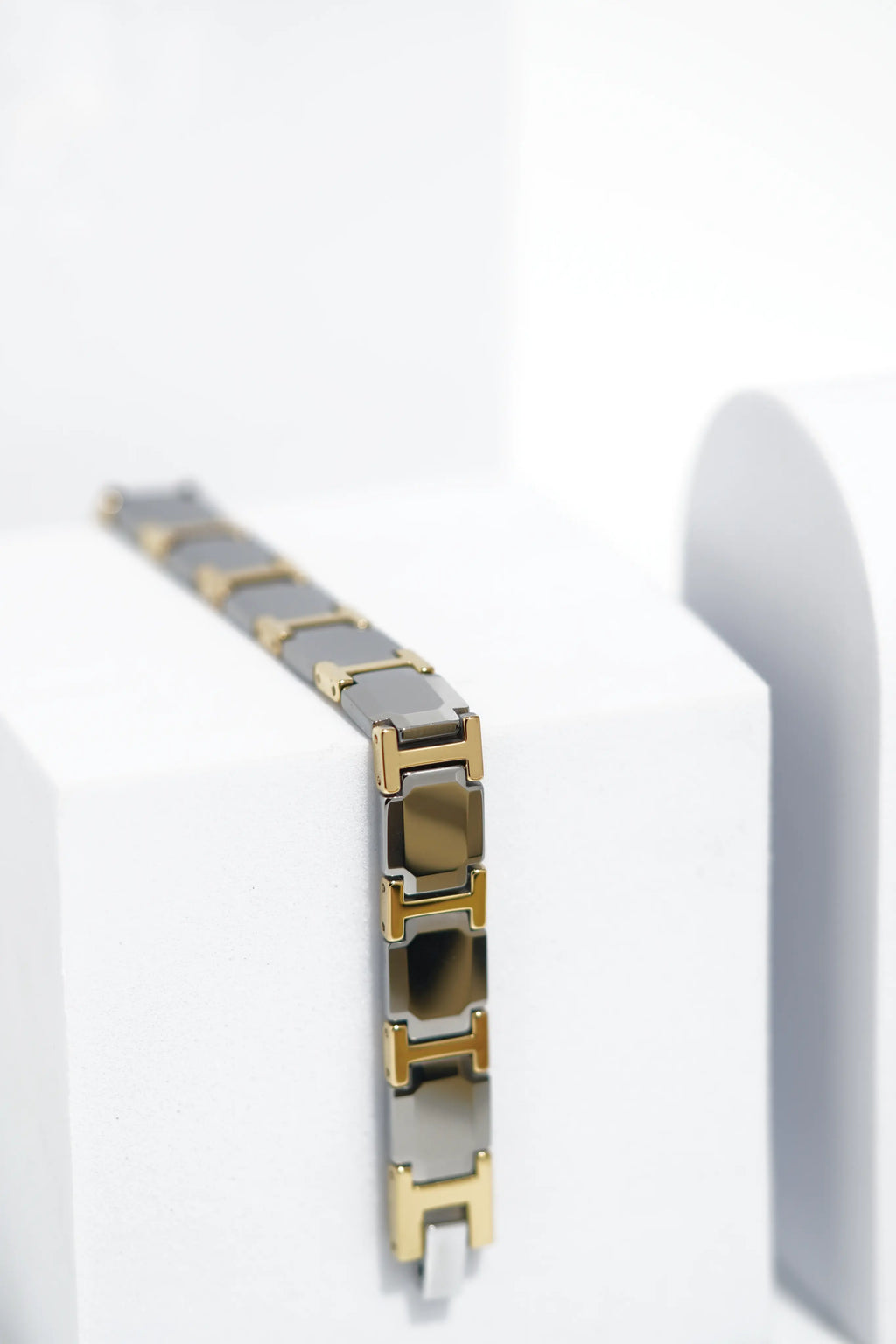 Lucent Band - Ceramic bracelet for men. worldjewel.in men's bracelets