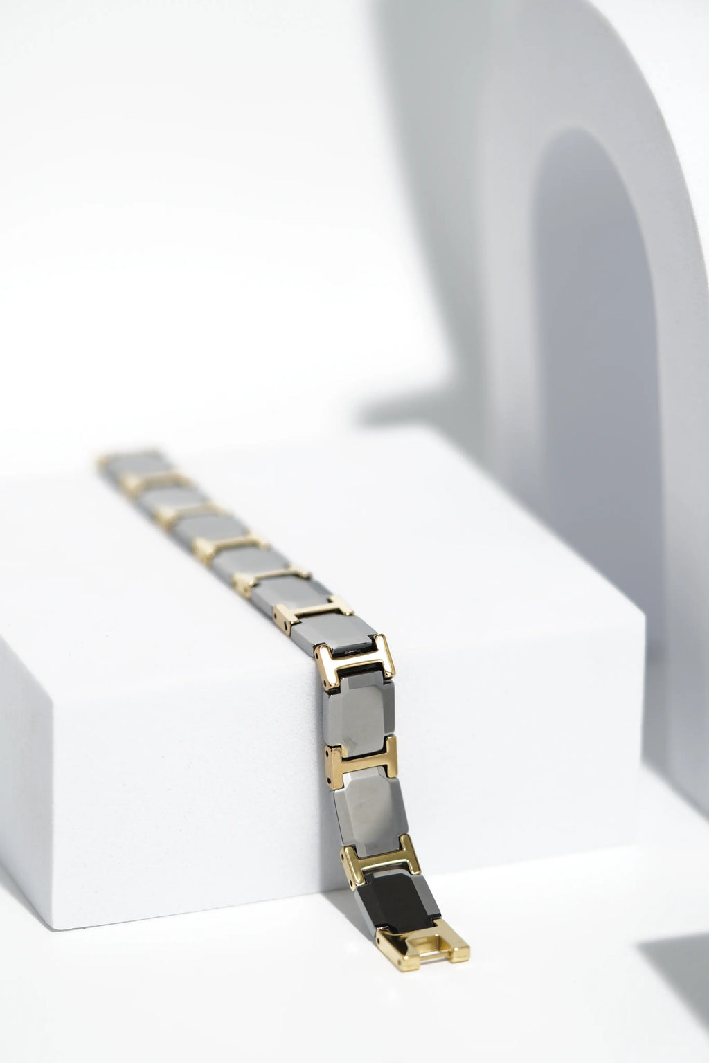 Lucent Band - Ceramic bracelet for men. worldjewel.in men's bracelets