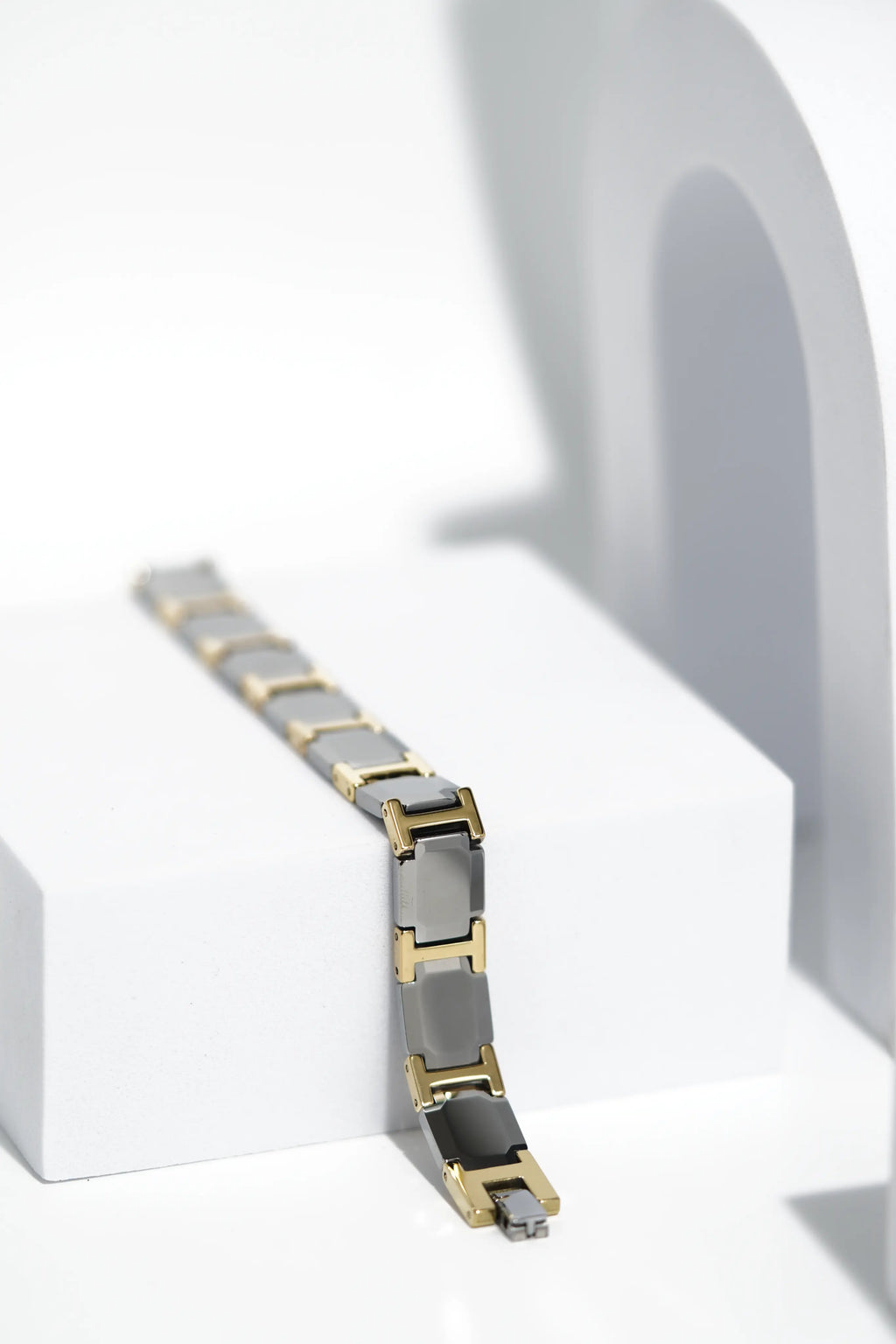 Lucent Band - Ceramic bracelet for men. worldjewel.in men's bracelets