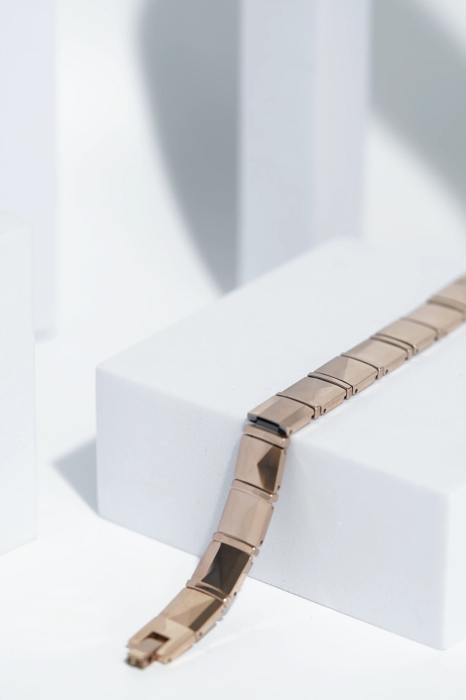Luma - Ceramic bracelet for men. worldjewel.in men's bracelets