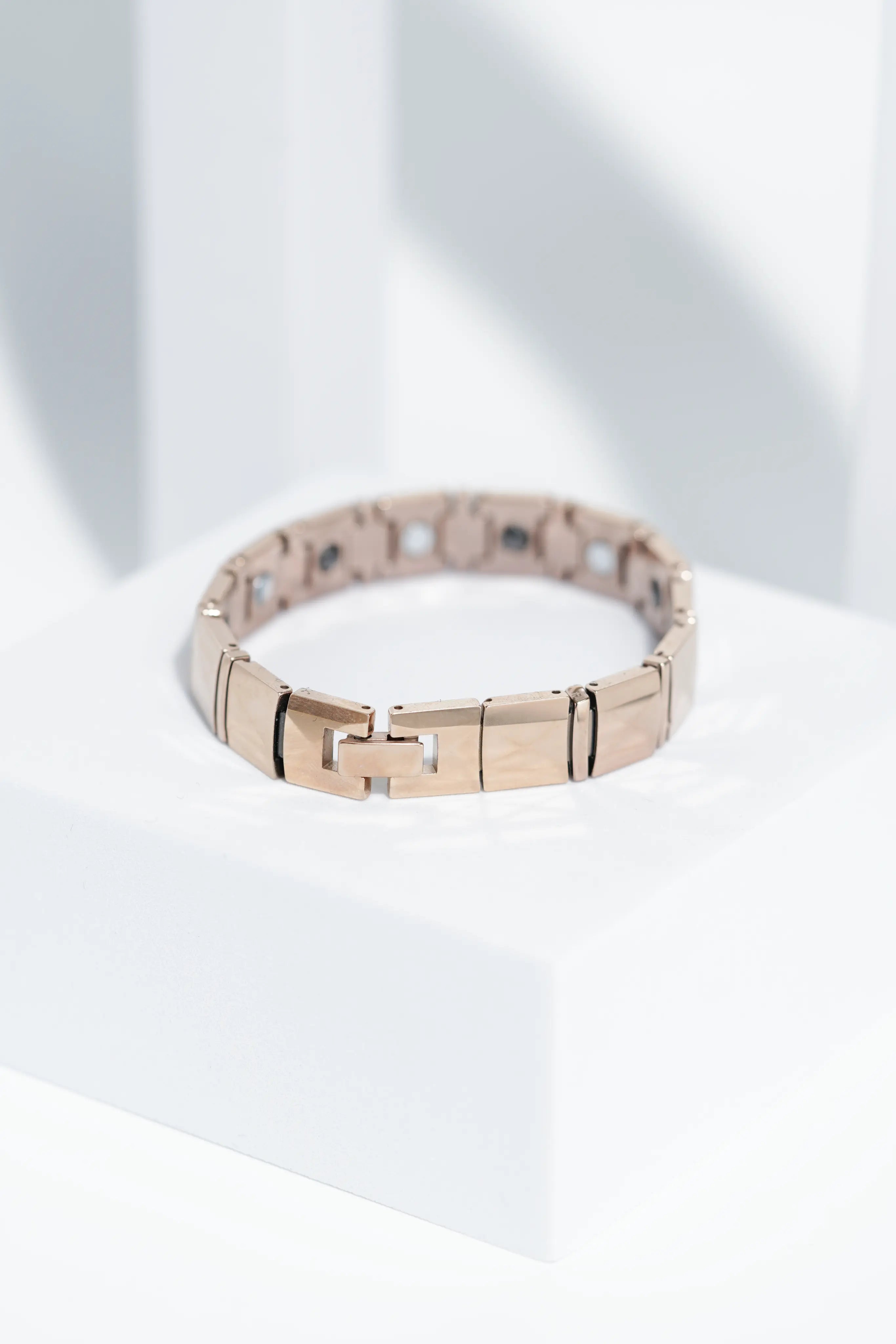 Luma - Ceramic bracelet for men. worldjewel.in men's bracelets