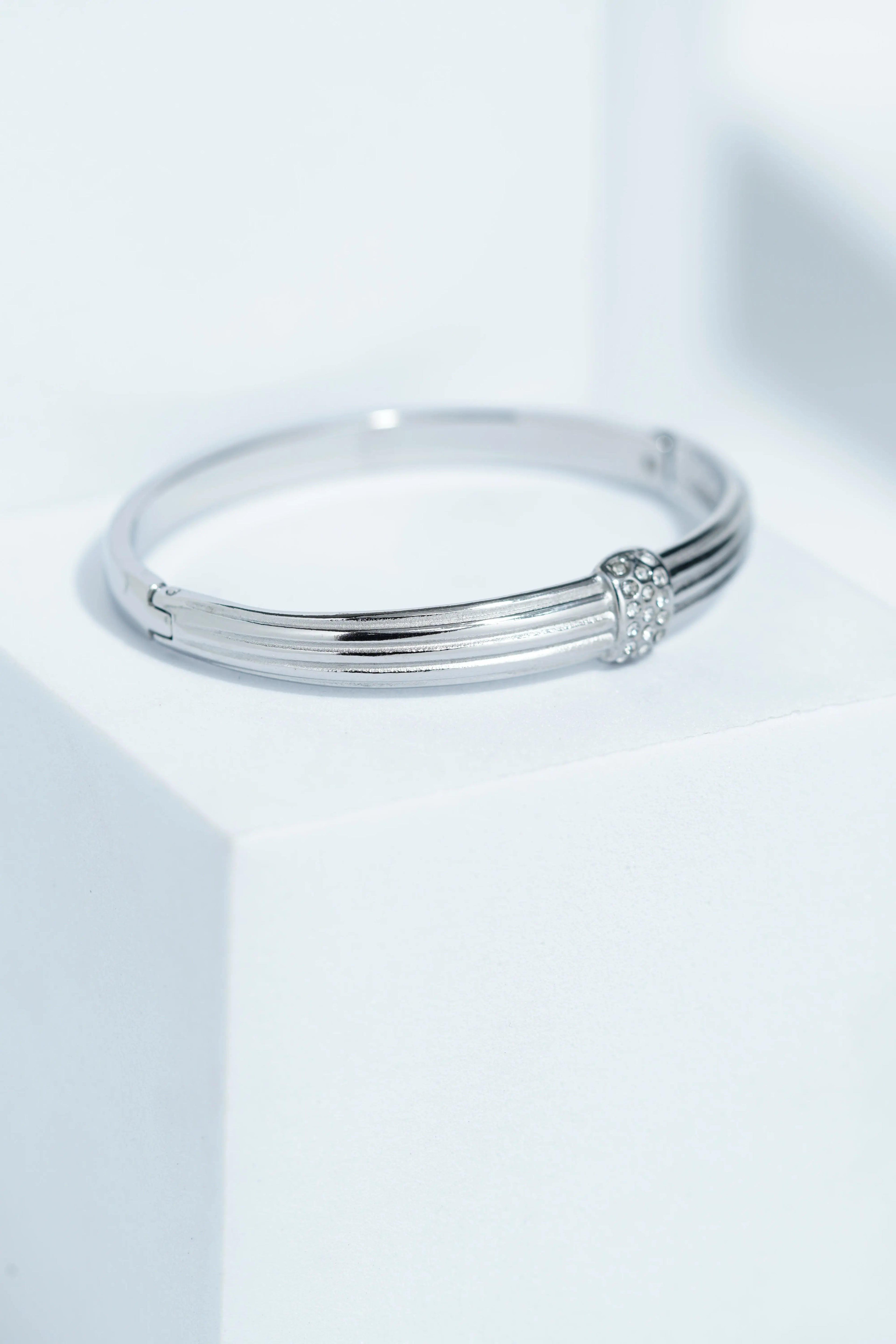 Luna Curve Bangle Bracelet worldjewel.in CUFF BRACELET FOR WOMEN