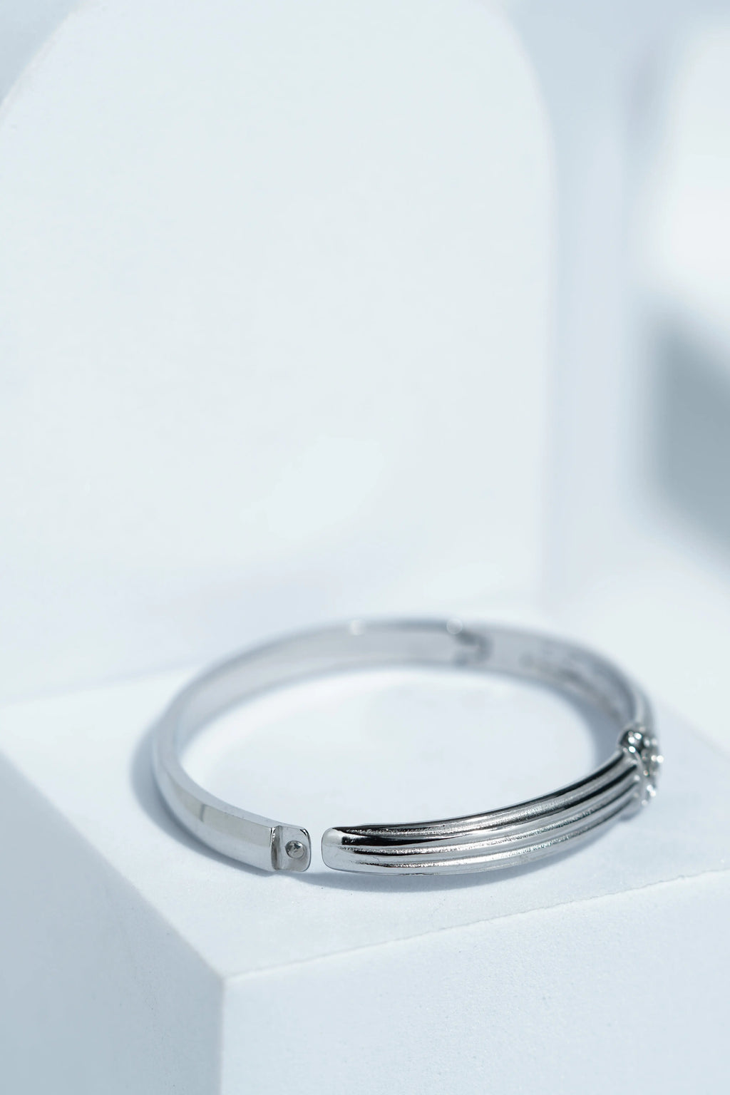 Luna Curve Bangle Bracelet worldjewel.in CUFF BRACELET FOR WOMEN