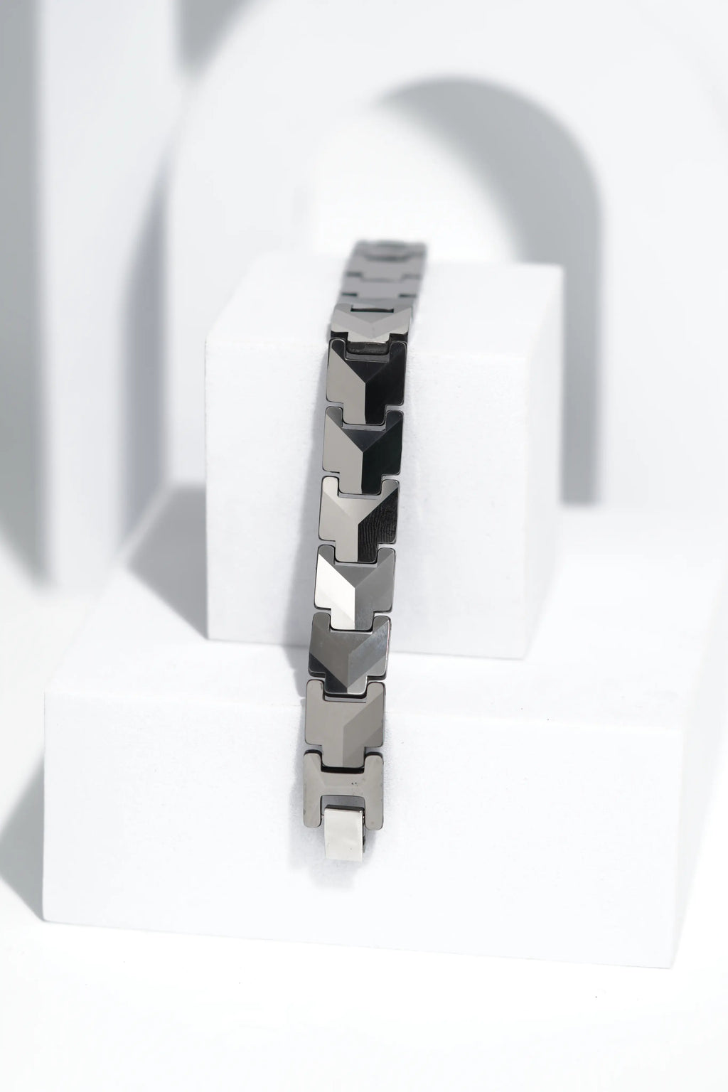 Luno - Ceramic bracelet for men. worldjewel.in men's bracelets