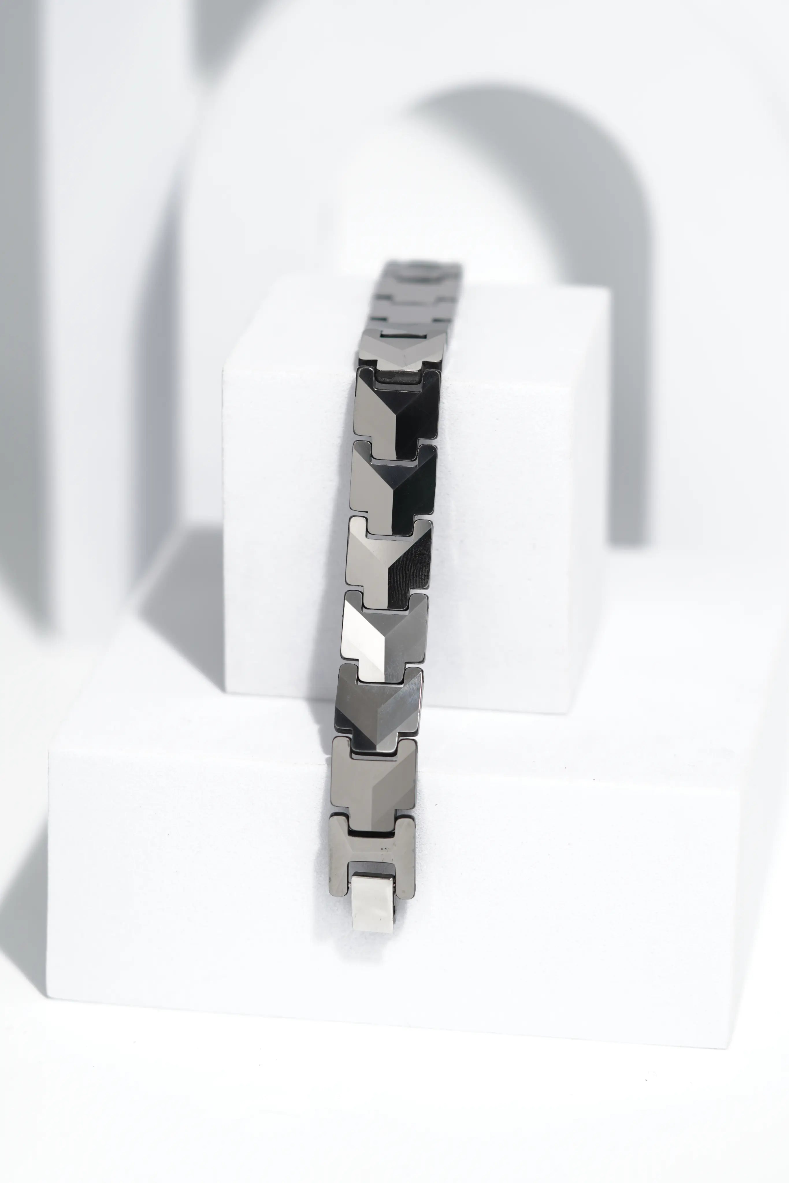 Luno - Ceramic bracelet for men. worldjewel.in men's bracelets