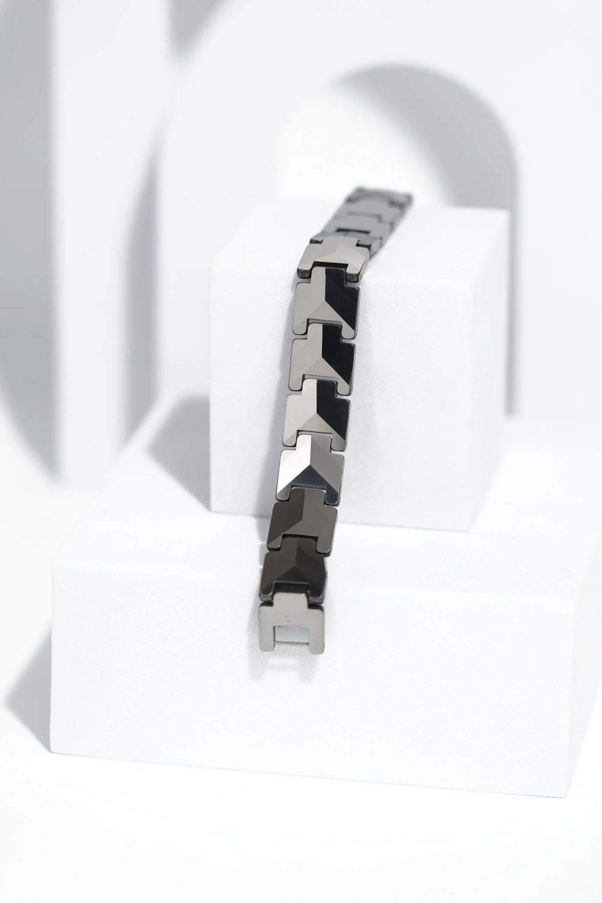 Luno - Ceramic bracelet for men. worldjewel.in men's bracelets