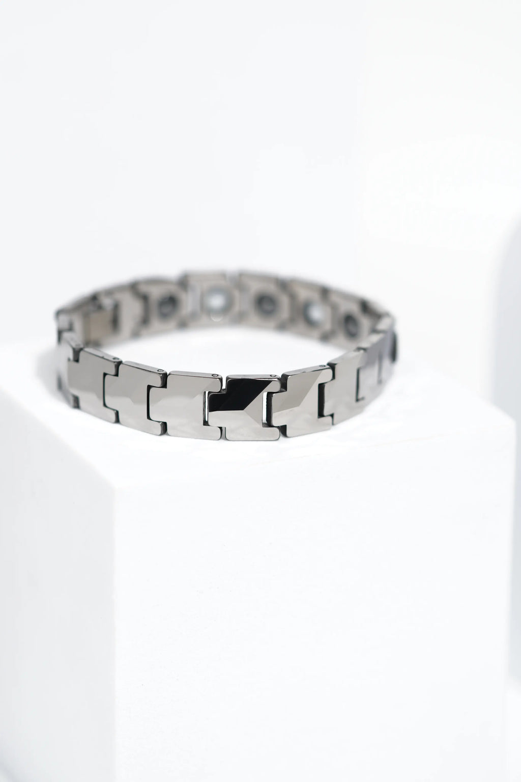 Luno - Ceramic bracelet for men. worldjewel.in men's bracelets