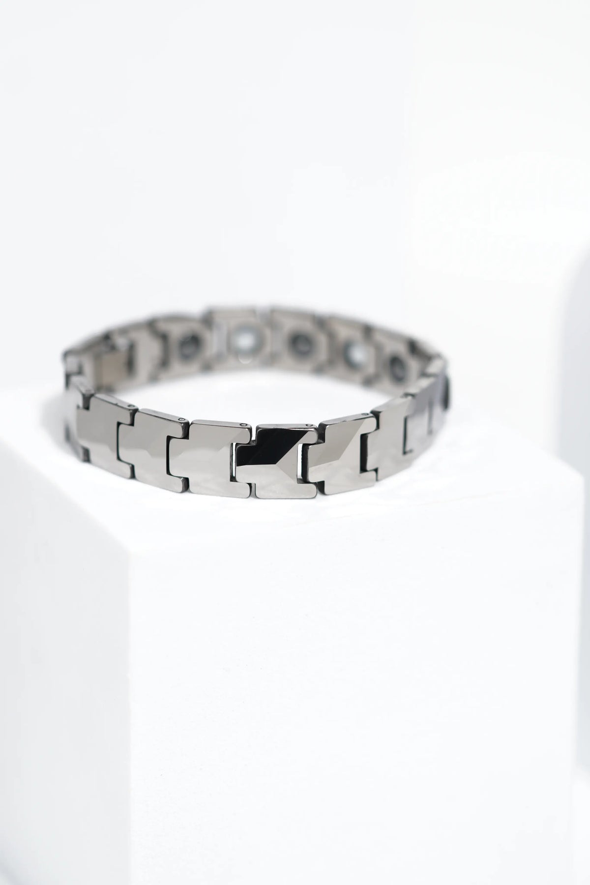 Luno - Ceramic bracelet for men. worldjewel.in men's bracelets