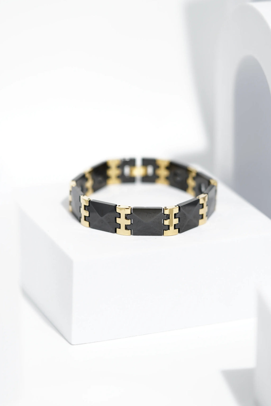 MinimalEdge Ceramic bracelet for men. worldjewel.in men's bracelets