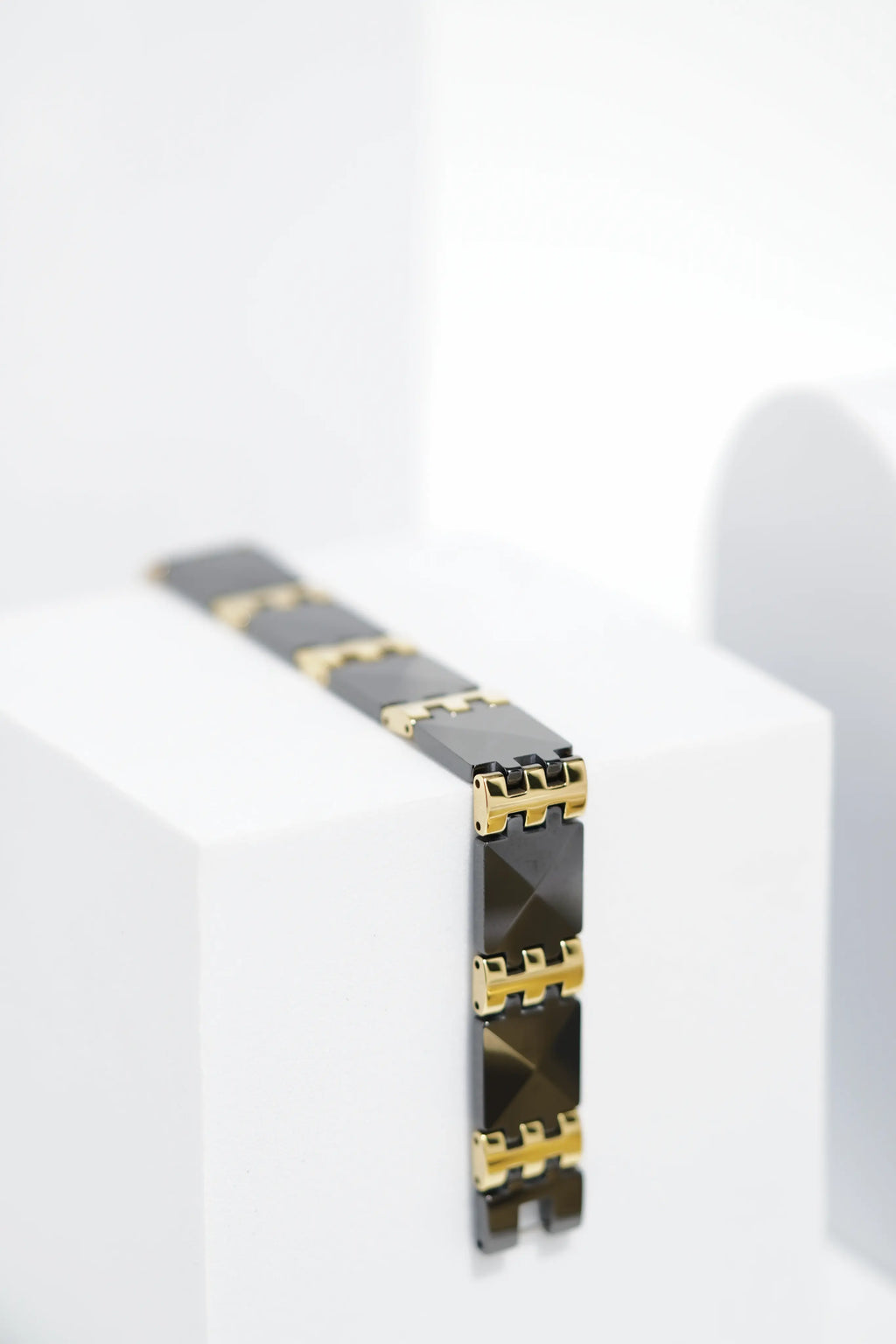 MinimalEdge Ceramic bracelet for men. worldjewel.in men's bracelets
