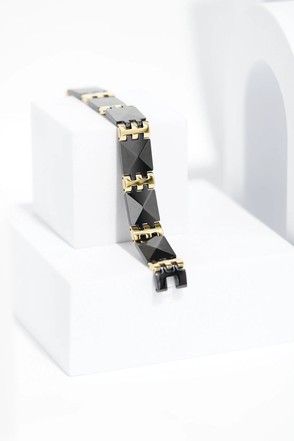 MinimalEdge Ceramic bracelet for men. worldjewel.in men's bracelets