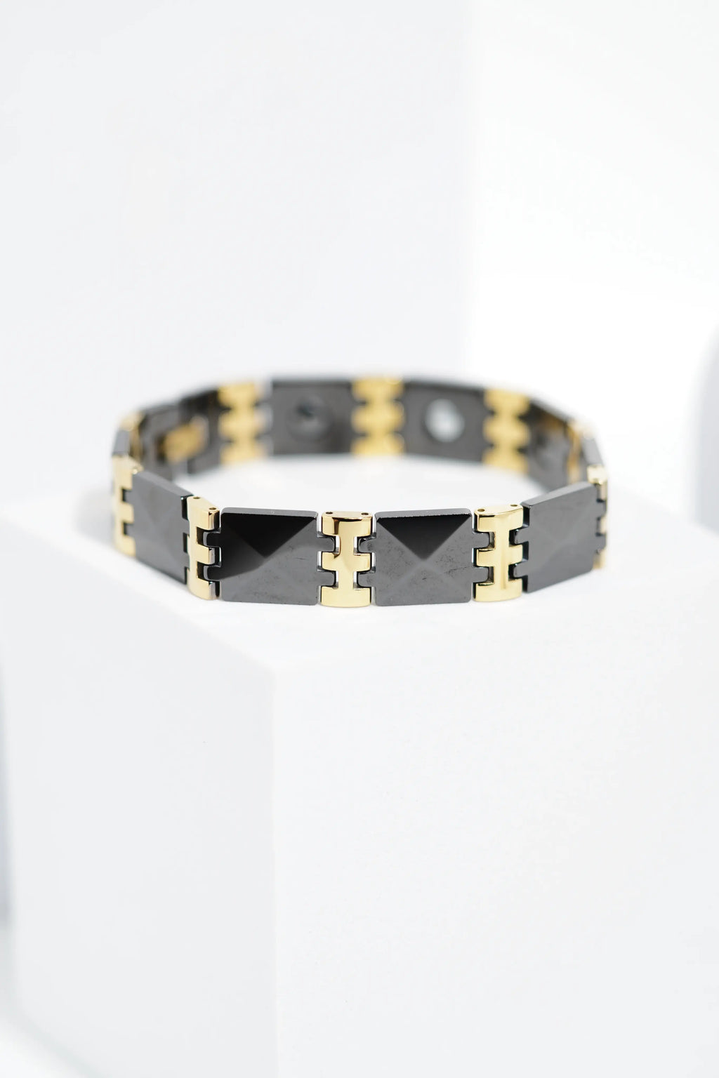MinimalEdge Ceramic bracelet for men. worldjewel.in men's bracelets