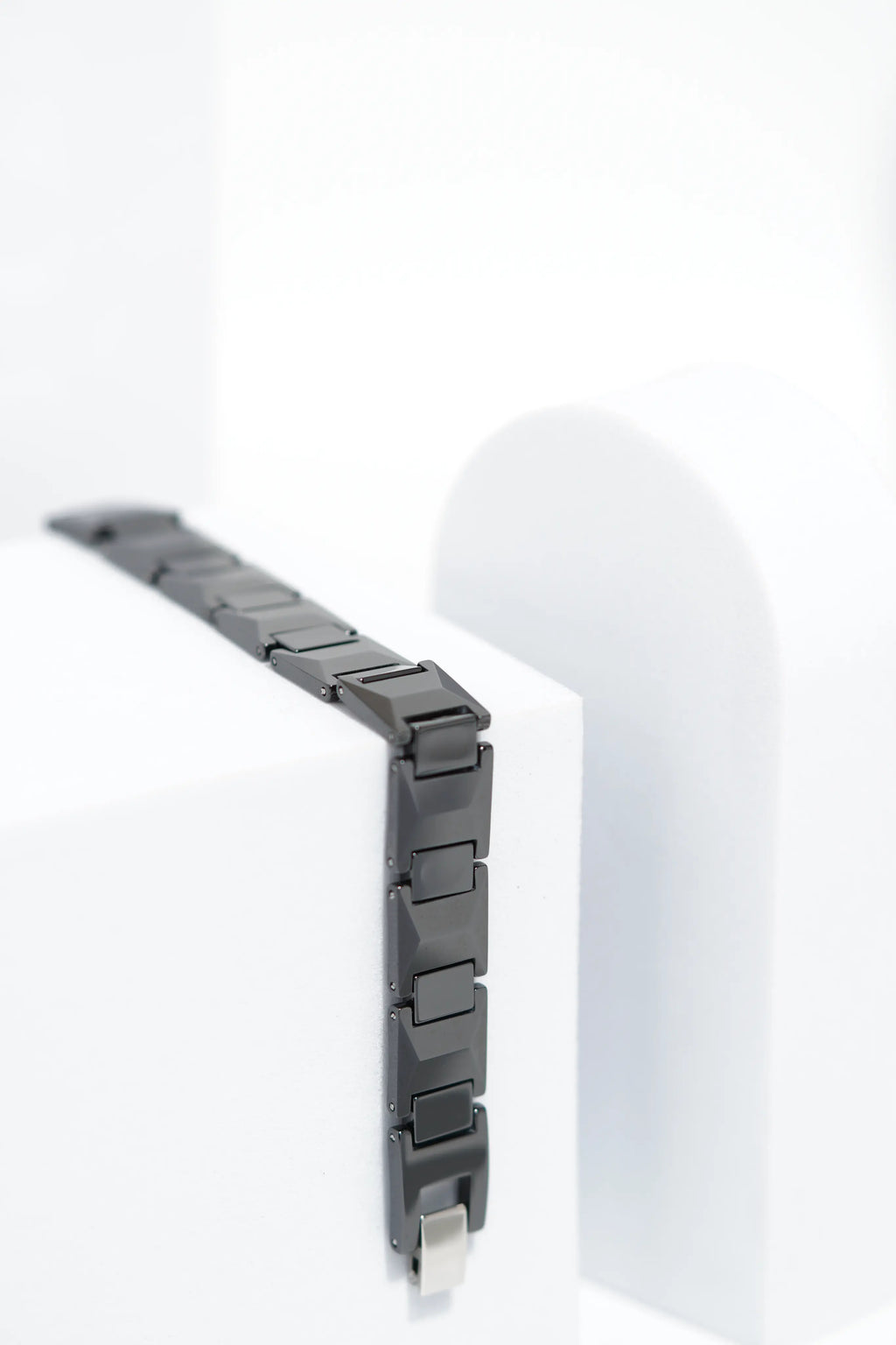 Mino - Ceramic bracelet for men. worldjewel.in men's bracelets