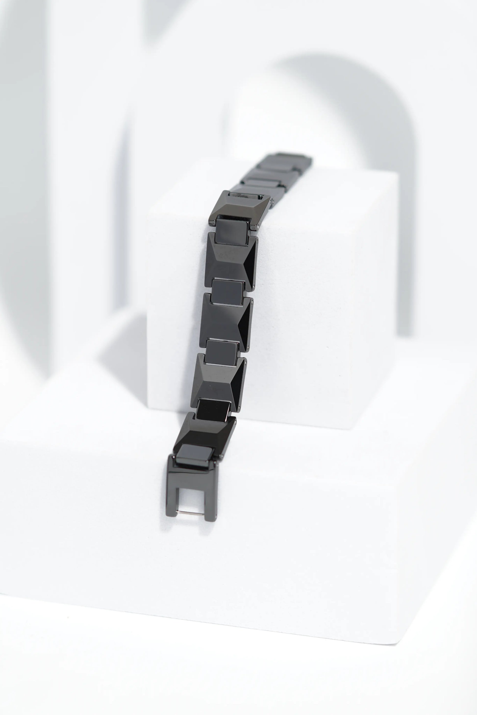 Mino - Ceramic bracelet for men. worldjewel.in men's bracelets