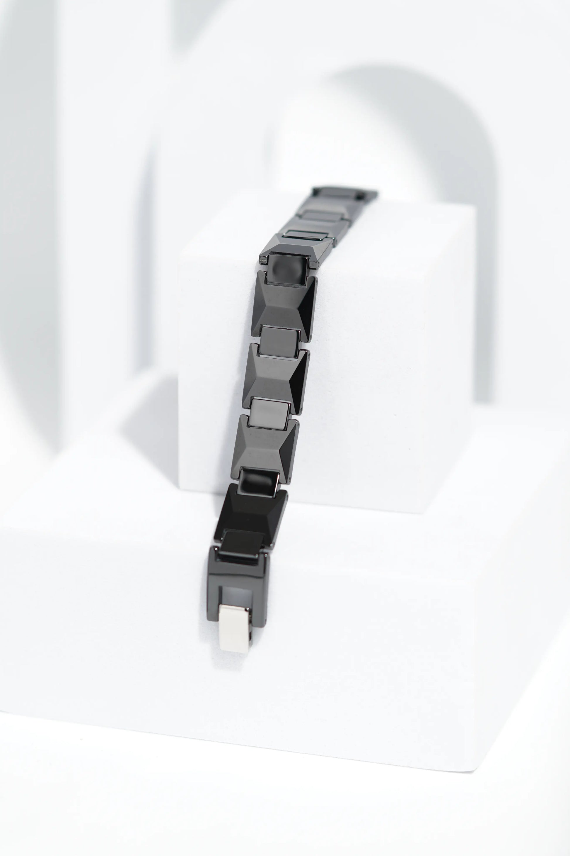 Mino - Ceramic bracelet for men. worldjewel.in men's bracelets