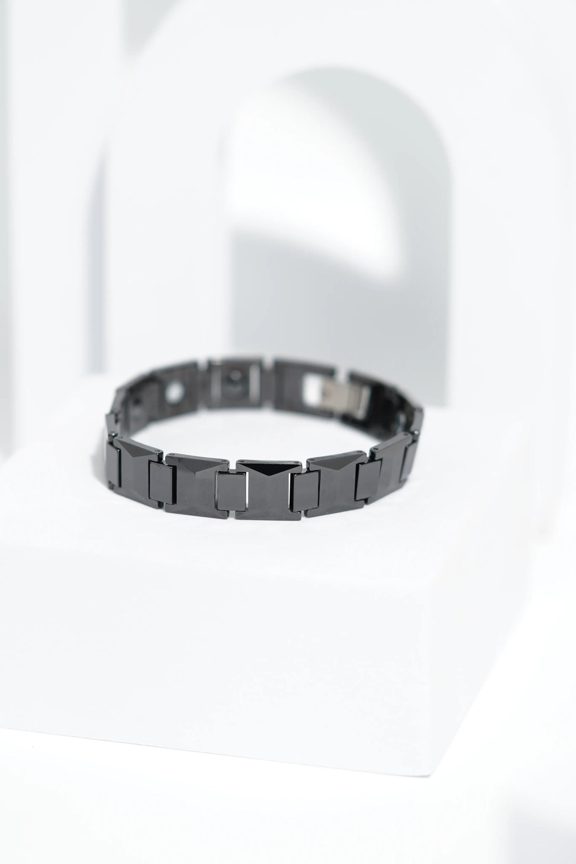 Mino - Ceramic bracelet for men. worldjewel.in men's bracelets