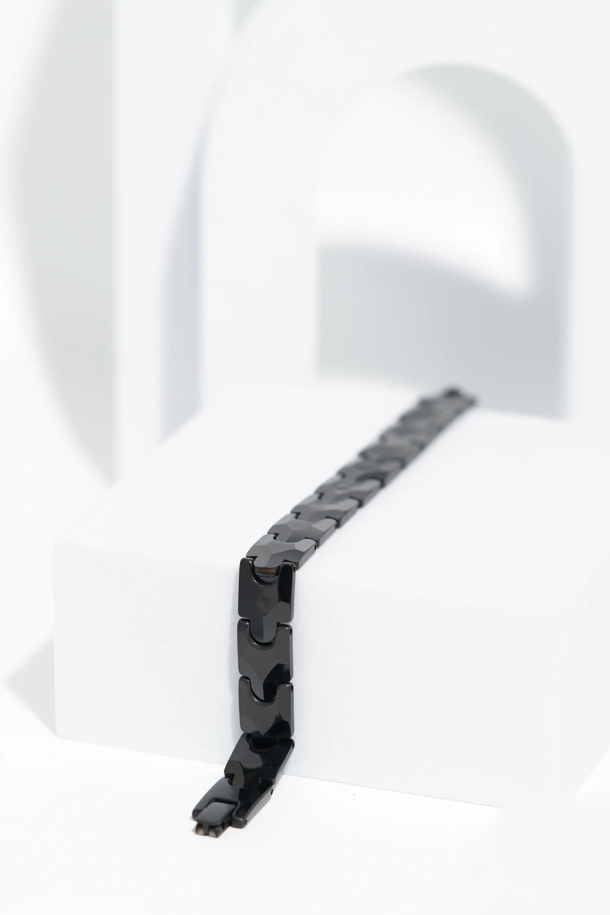 Nuvé - Ceramic bracelet for men. worldjewel.in men's bracelets