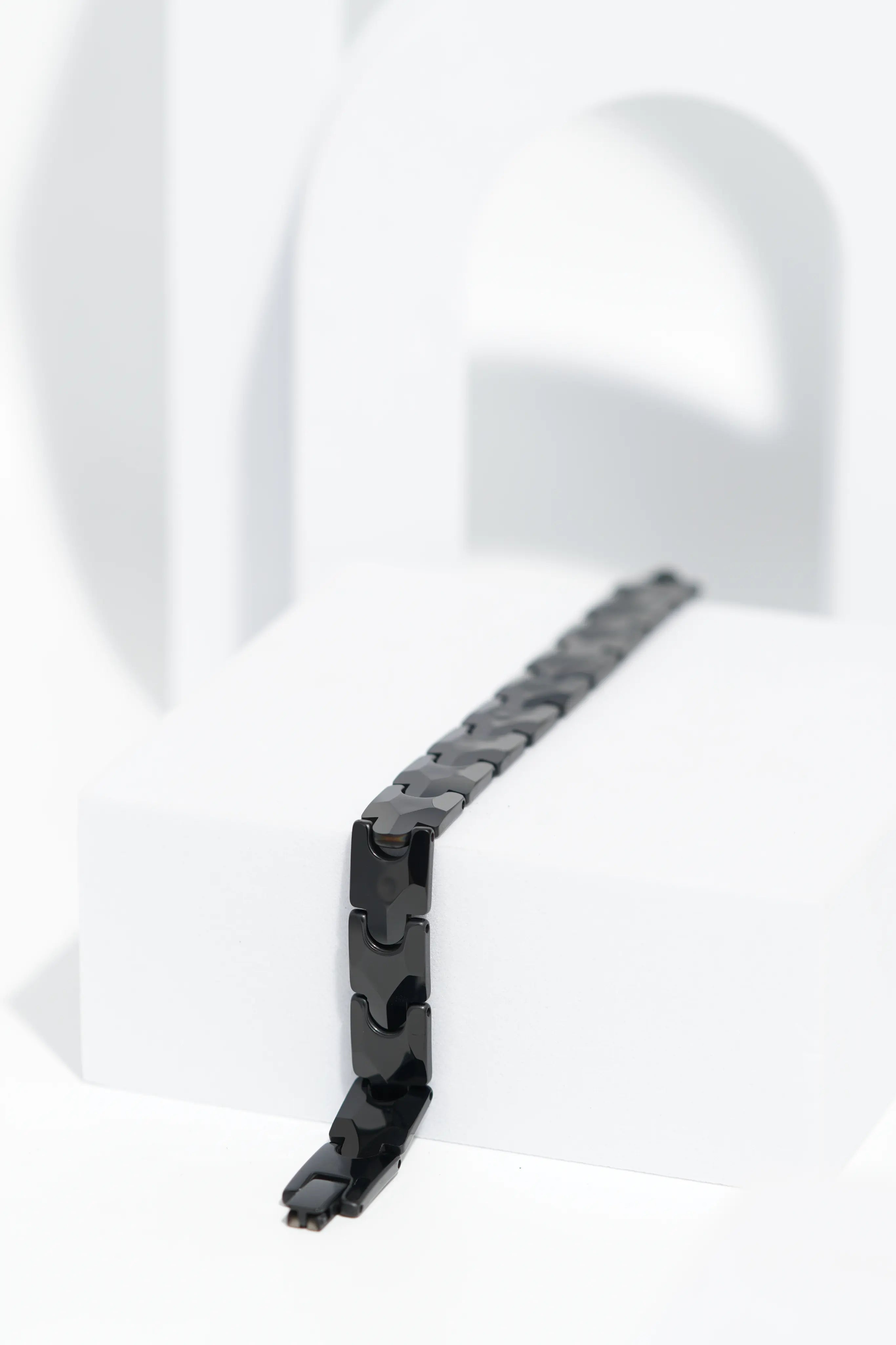 Nuvé - Ceramic bracelet for men. worldjewel.in men's bracelets