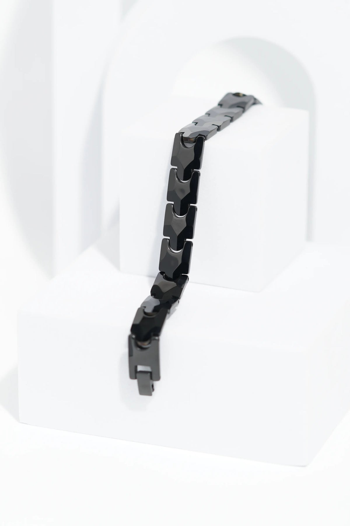 Nuvé - Ceramic bracelet for men. worldjewel.in men's bracelets