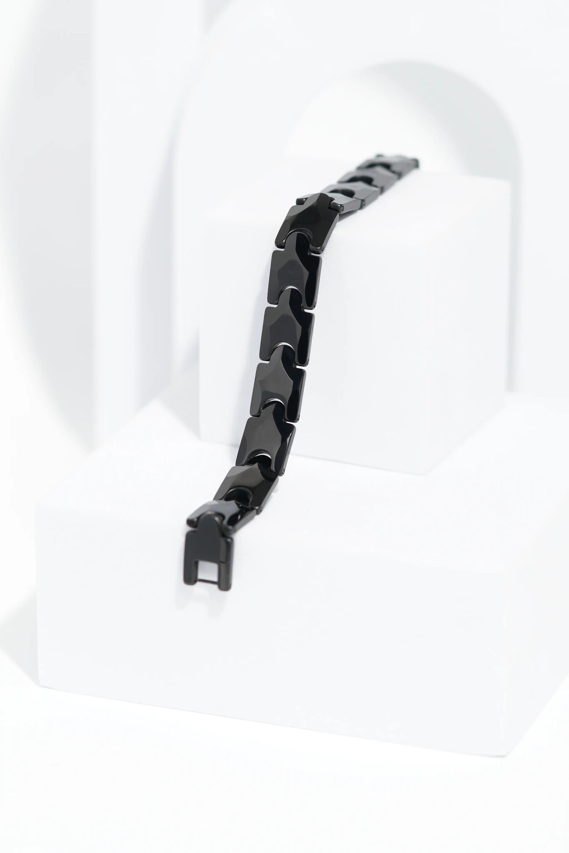 Nuvé - Ceramic bracelet for men. worldjewel.in men's bracelets