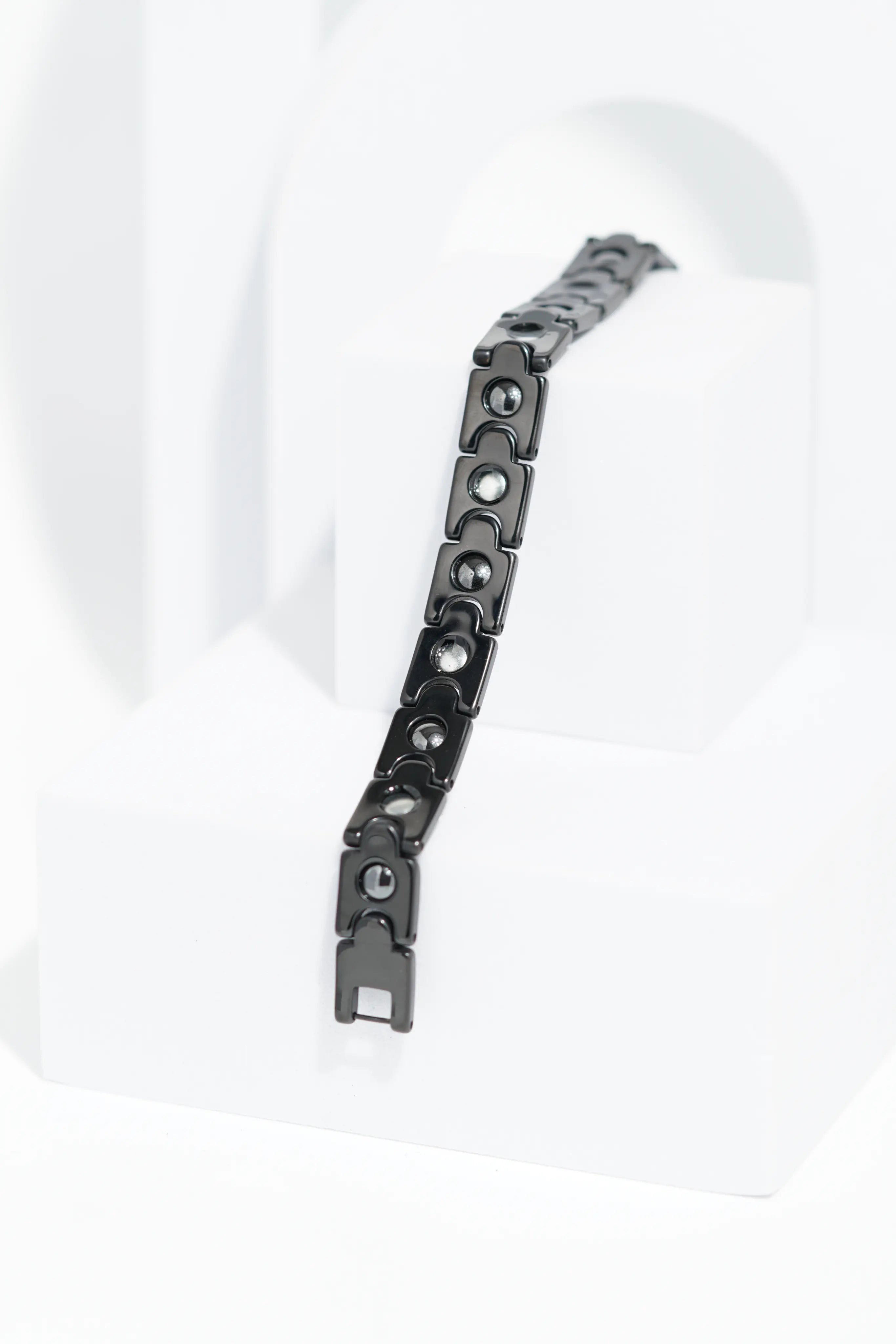 Nuvé - Ceramic bracelet for men. worldjewel.in men's bracelets