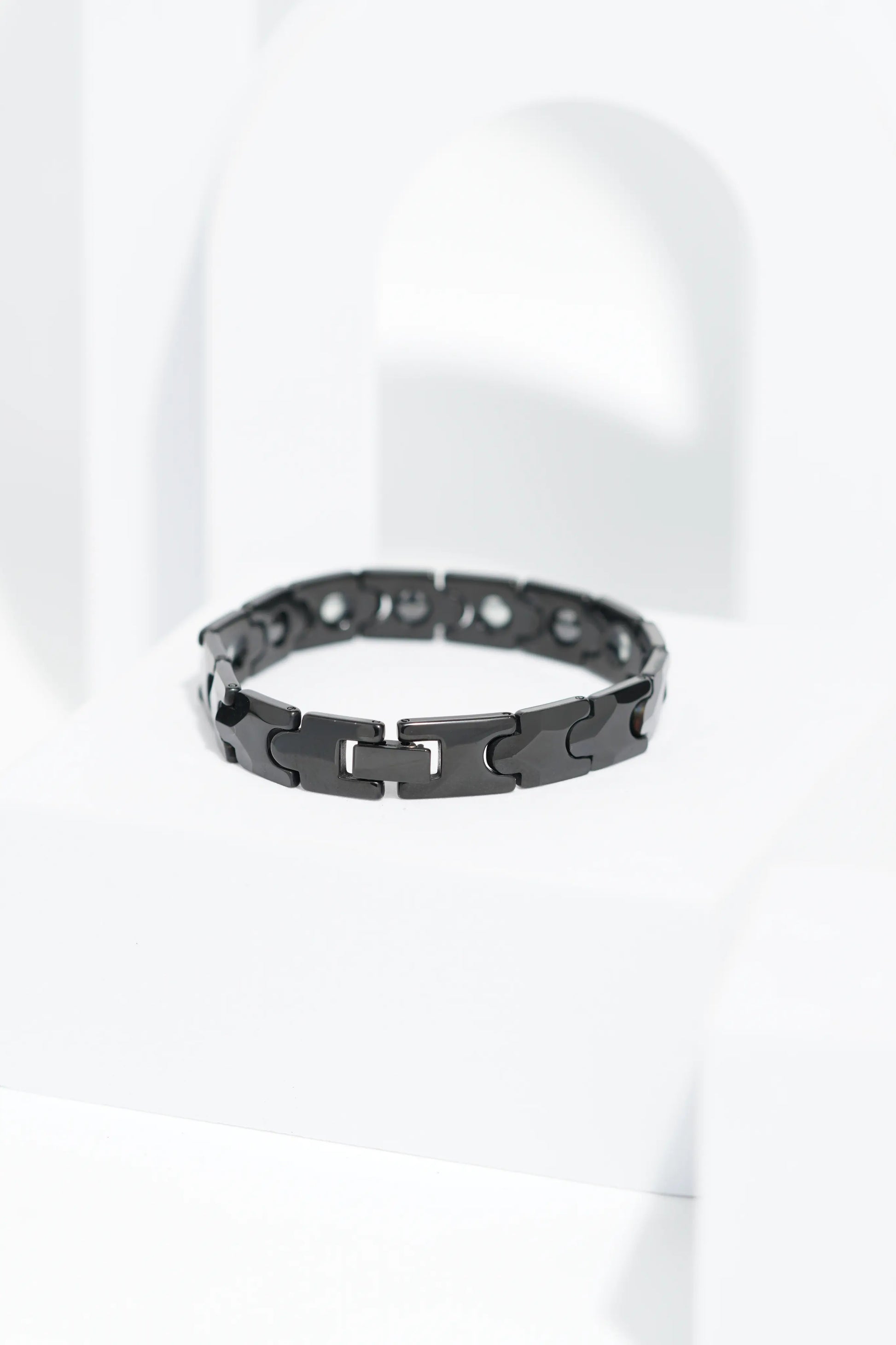 Nuvé - Ceramic bracelet for men. worldjewel.in men's bracelets